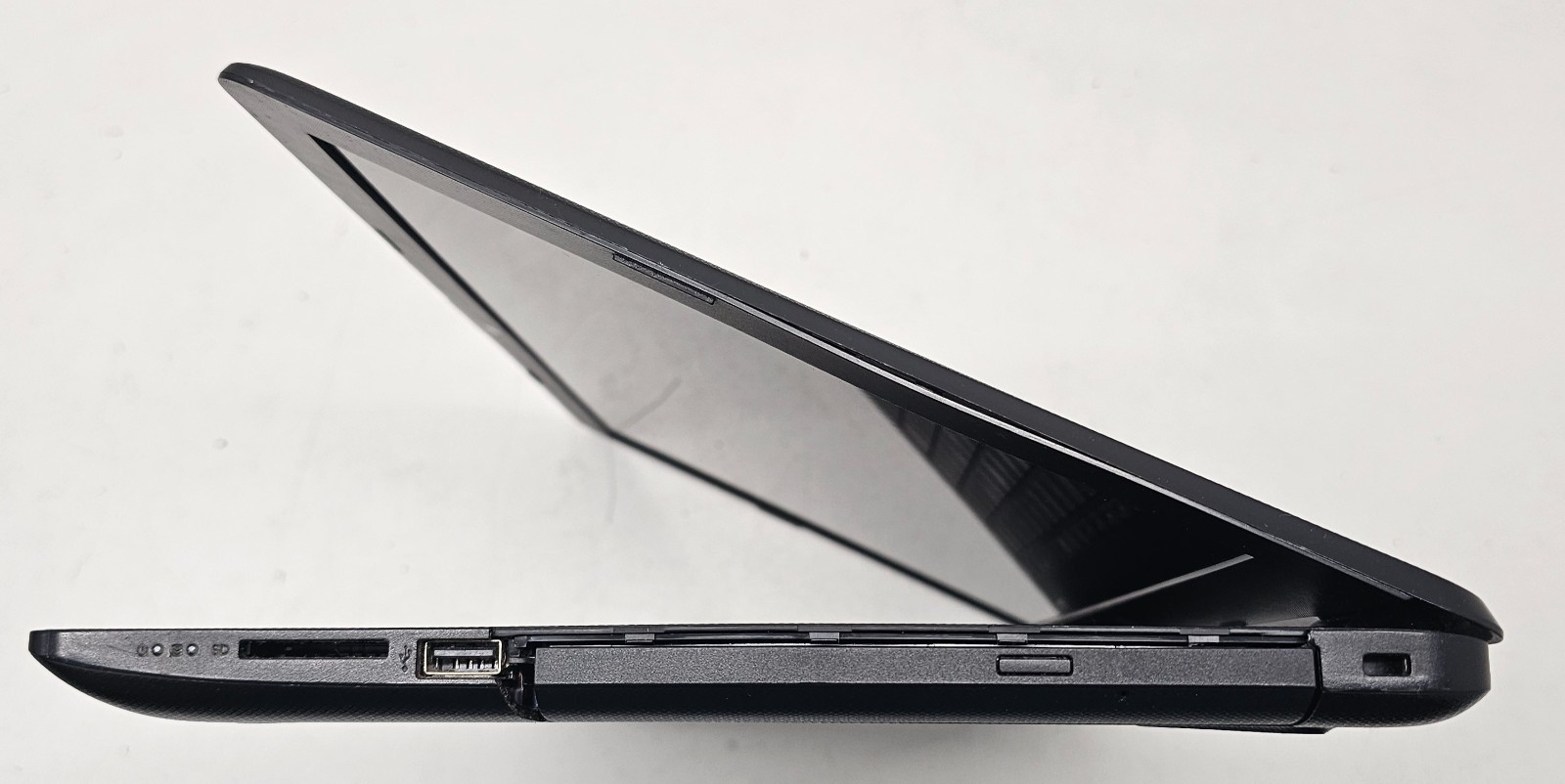 HP 15-BW011DX 15.6″ Laptop AMD A6-9220 4GB RAM NO HD/OS/BATT (FL)