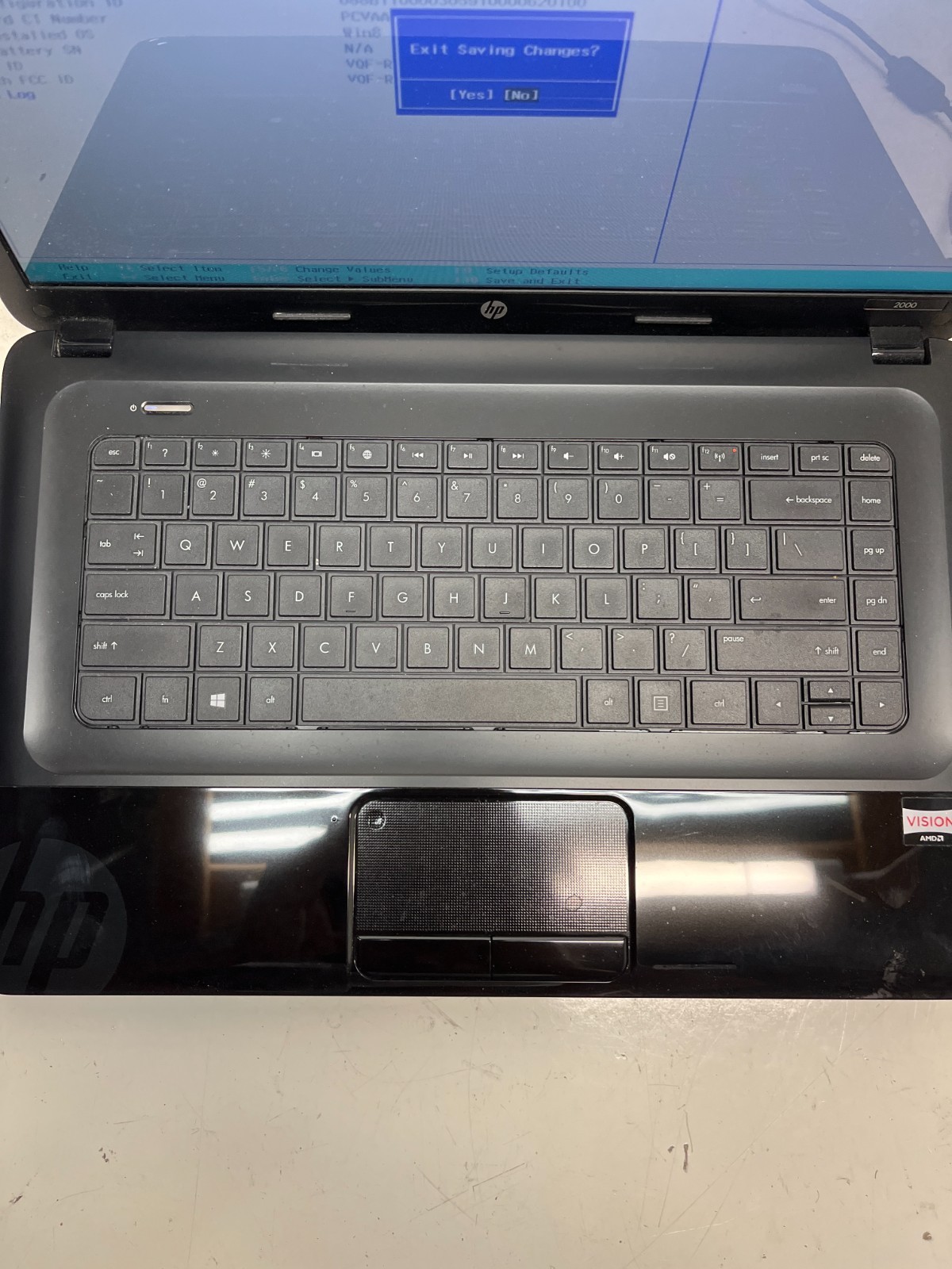 HP 2000-2b80DX AMD E-300 APU 1300Mhz 4GB NO HDD
