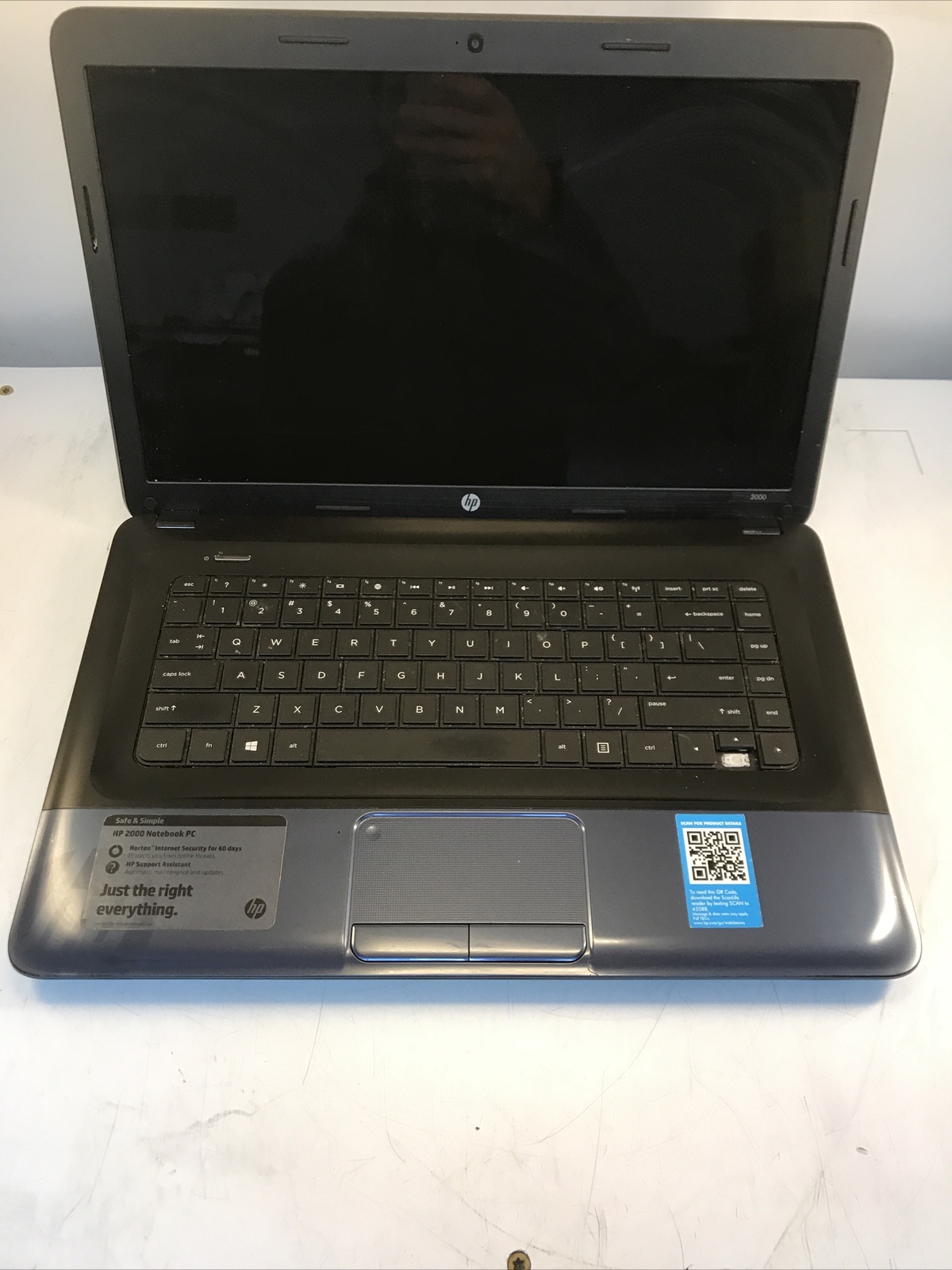 HP 2000 Notebook AMD E-300 APU Radeon HD 1.30GHz 4GB Ram No HDD Boot to BIOS