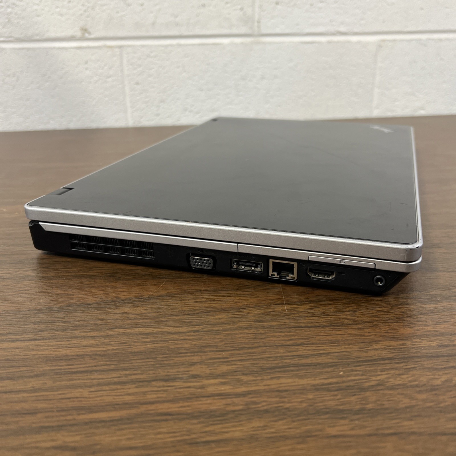 LENOVO THINKPAD EDGE 15 15.6″ Intel Core i3 M390 2.66GH 4GB RAM NO HDD / NO OS