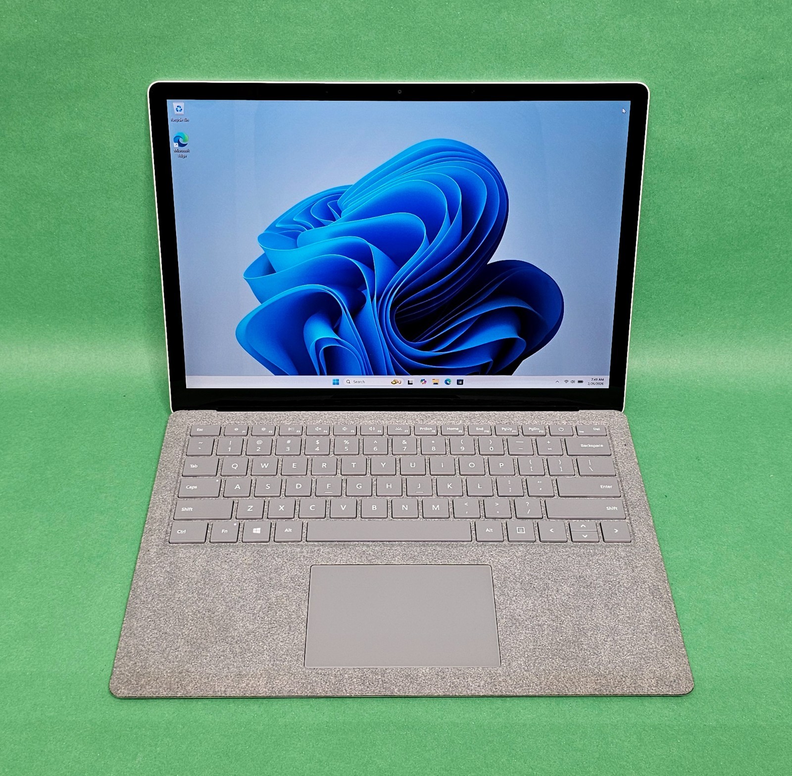 Microsoft Surface Laptop 2 1769 13.5″ Touch Core i5-8350U 8GB RAM 256GB SSD