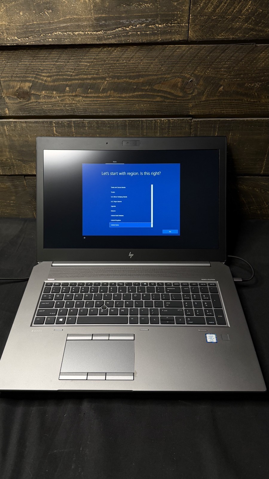 HP ZBook 17 G6 i7-9850H 2.6GHz 256GB SSD, 1TB HDD, 32GB RAM W10 NVIDIA RTX 4000
