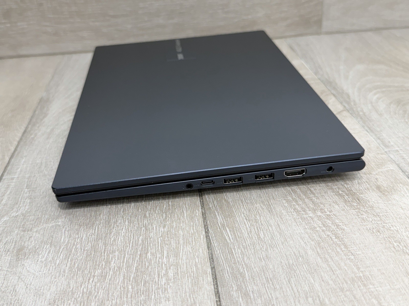 ASUS Vivobook X1404V 14″ Laptop Core 5 120U 8GB 256GB NVMe SSD Win-11