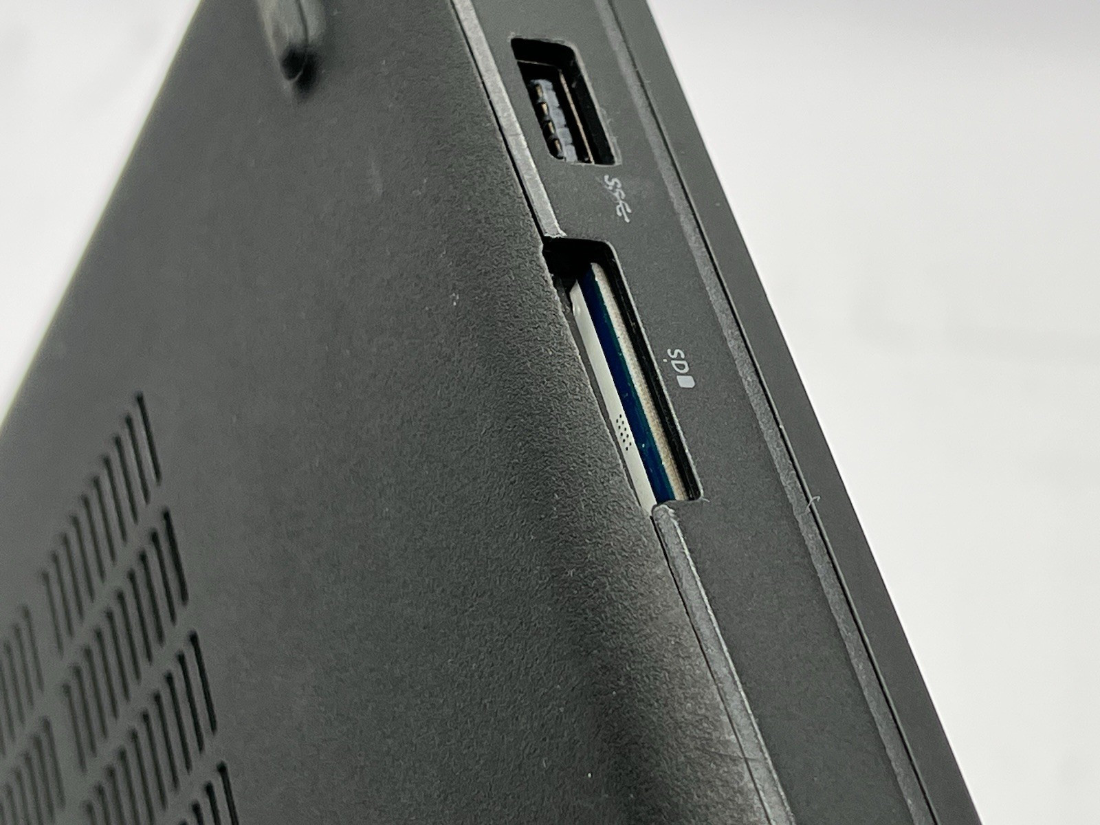 Dell Latitude 5490, i5-8350U CPU, @ 1.70GHz, 8GB RAM, 256GB SATA-No OS/Adapter