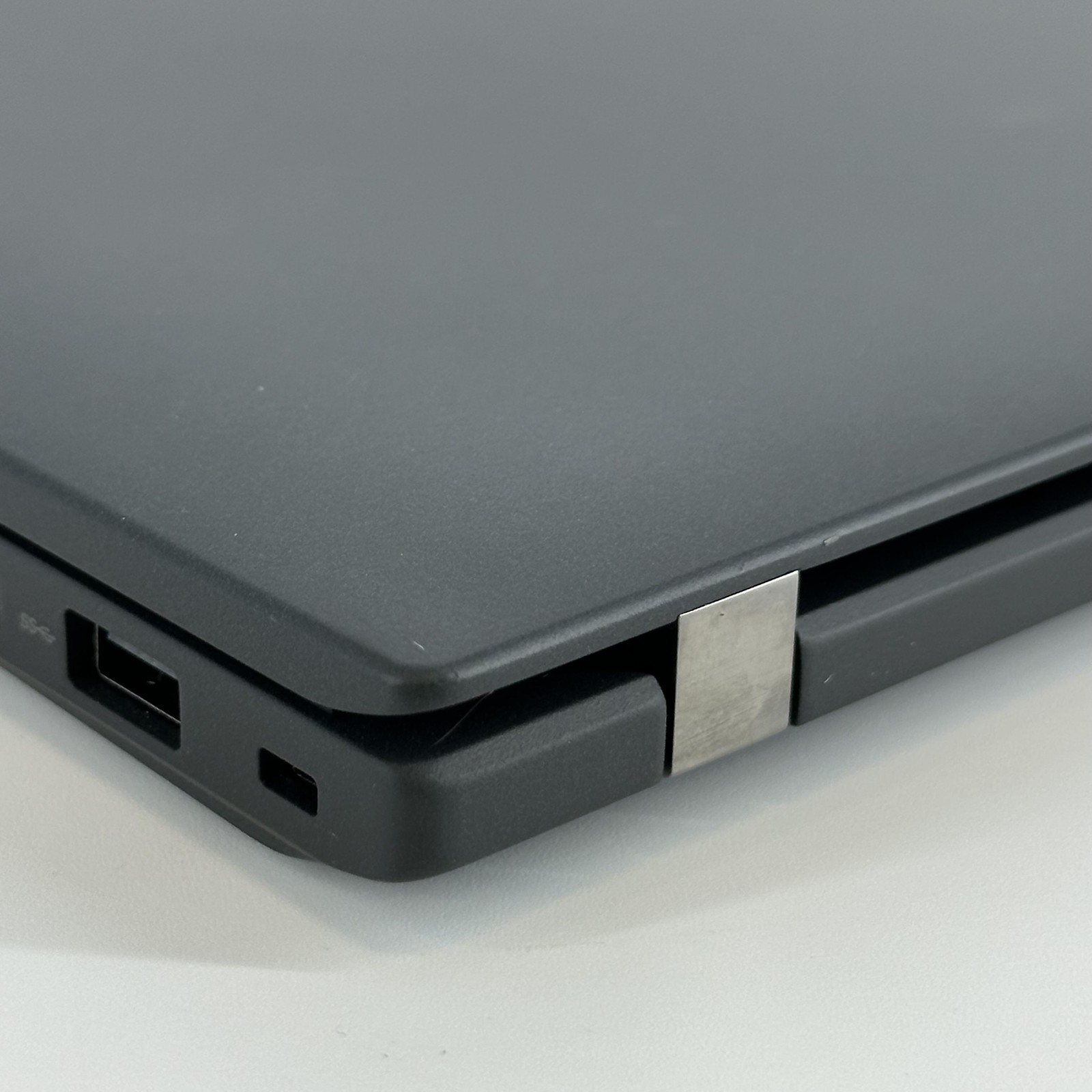 Lenovo ThinkPad P14s Gen 3 FHD+ 2.1 GHz i7-1260P 32GB 512GB SSD T550 Very Good