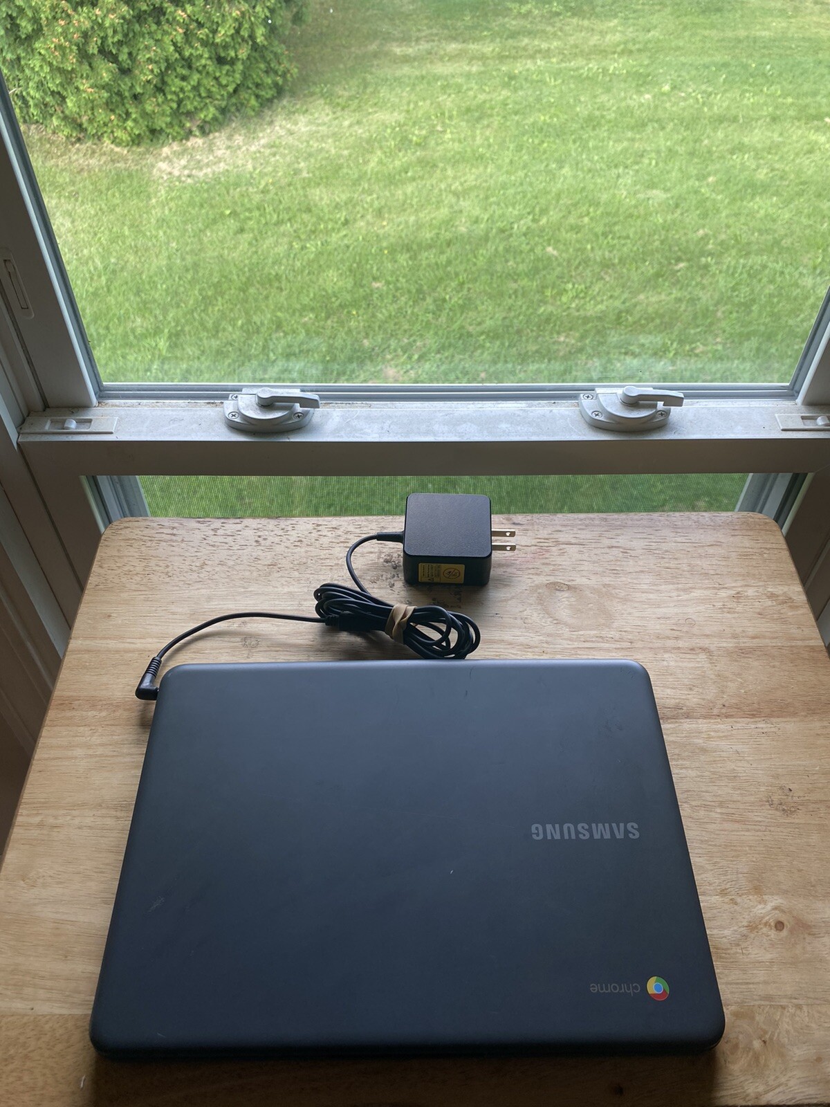 Samsung Chromebook 3 Model XE501C13-K02US (See Pics)
