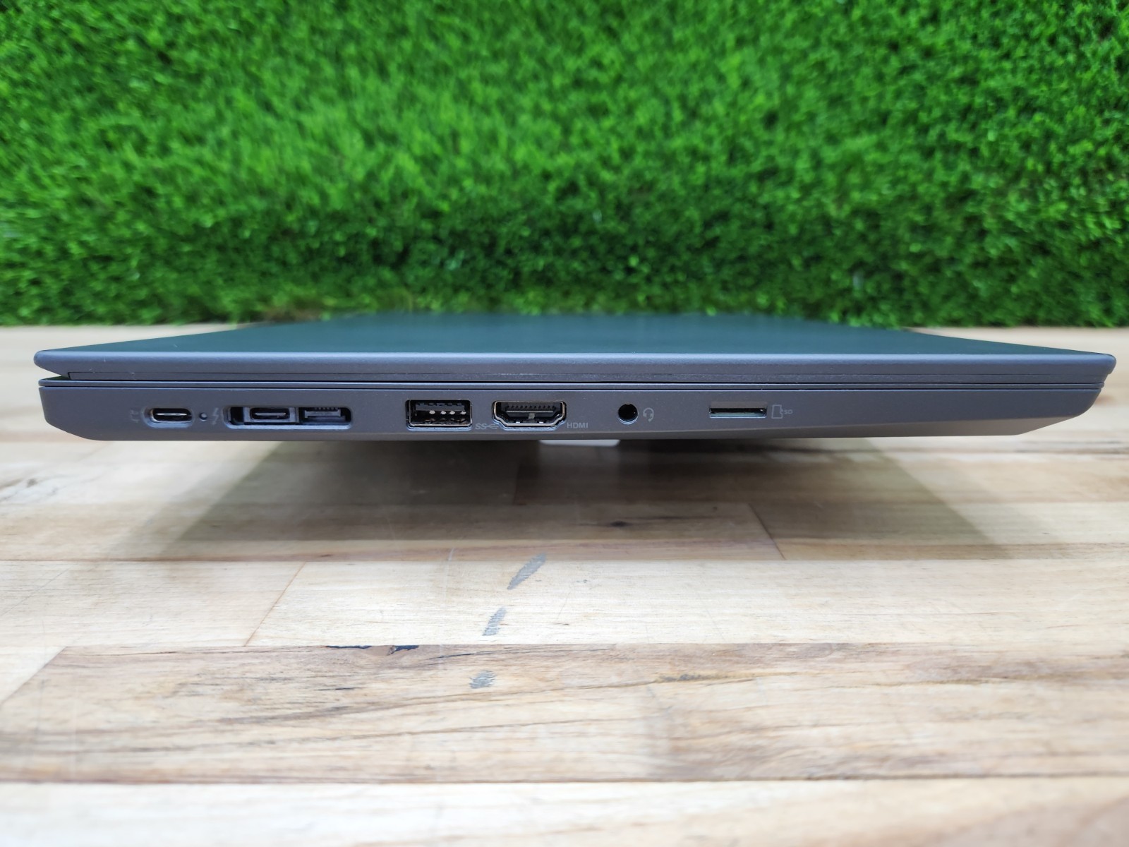 Lenovo ThinkPad P14s 14″ FHD i7-10610U 16GB 256GB SSD P520 GPU EXCELLENT BATT~