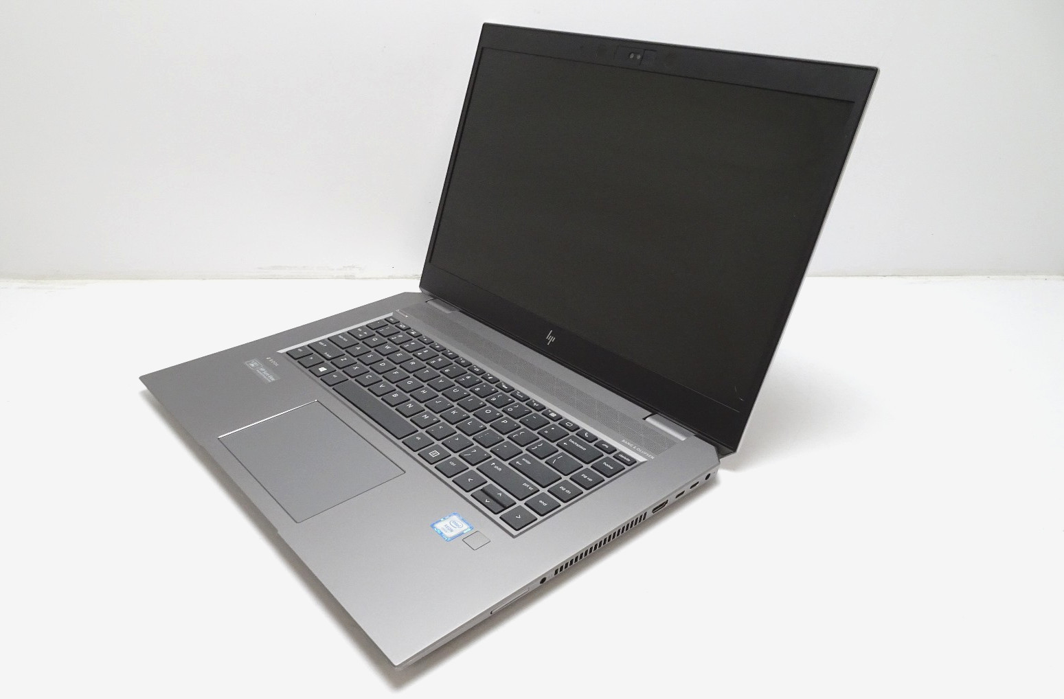 HP ZBook Studio G5 | Intel Xeon E-2176M | 16GB RAM | 512GB NVMe | LINUX | READ