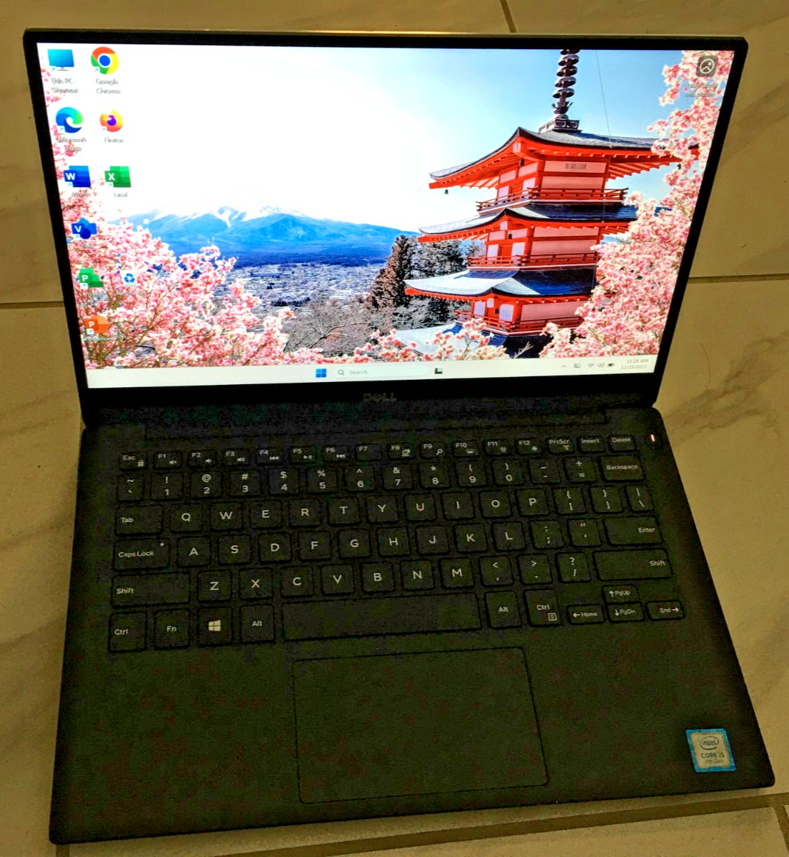 Dell XPS 13 Intel i5-7200U 2.5GHZ, 256GB NVMe, 8GB RAM, Win11 Office 2024
