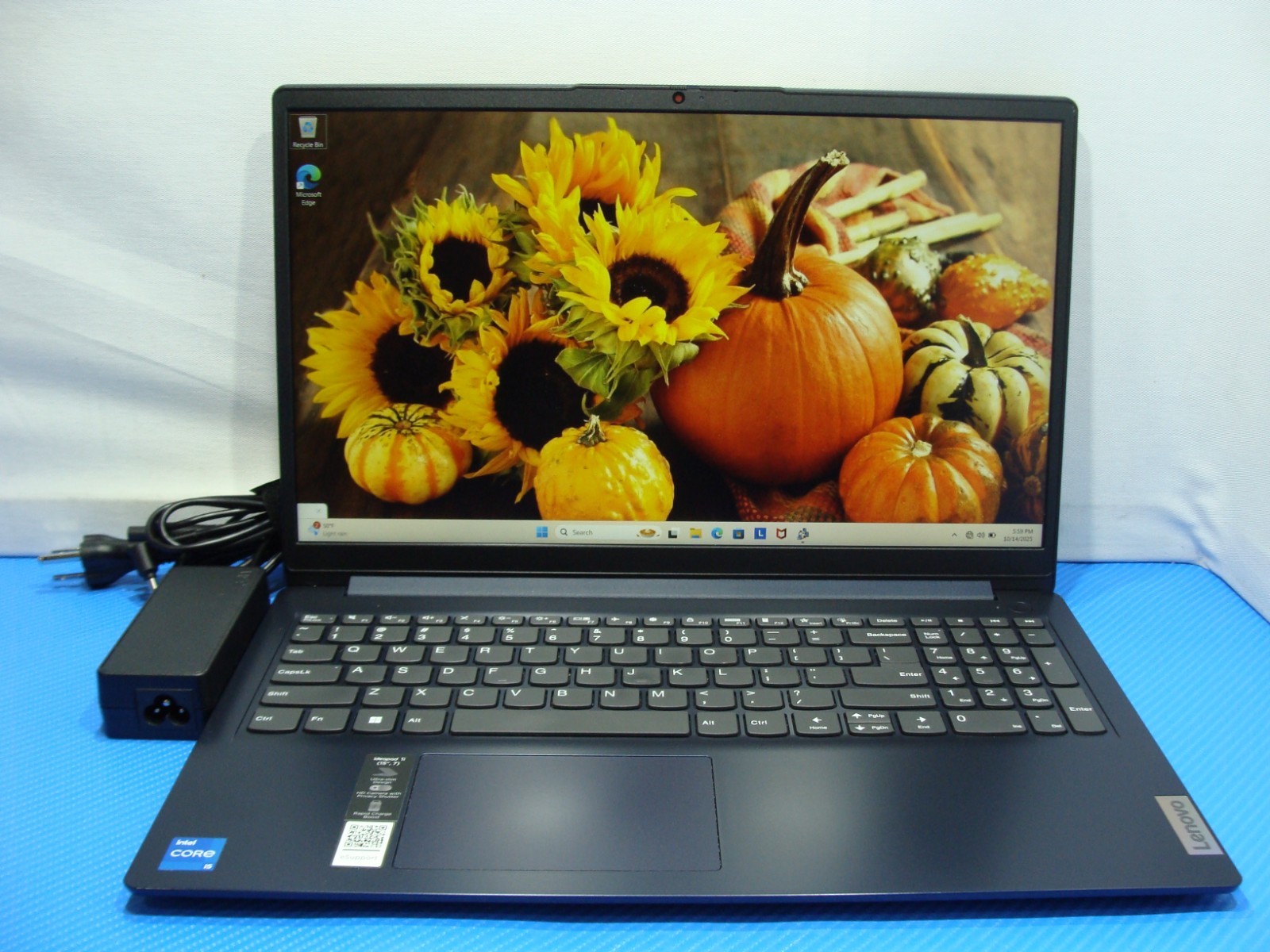Lenovo IdeaPad 1 15IAU7 15.6″ FHD TOUCH i5-1235U 1.3GHz 8GB 512GB SSD 95t +PA