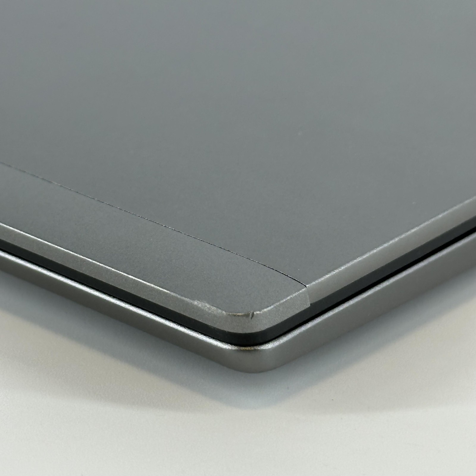 Dell Latitude 7450 14 Gray FHD+ 3.8 GHz Ultra 7 165H 32GB 512GB SSD HINGE SPLIT