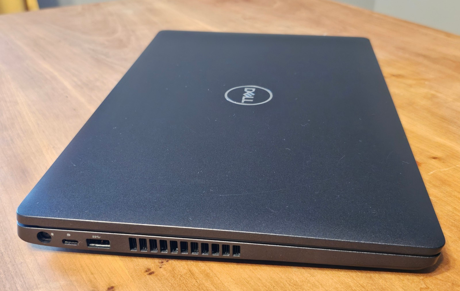 Good Dell Latitude 5500 i5-8265U 1.6GHz 8GB RAM 256GB NVMe Full HD AC & Battery