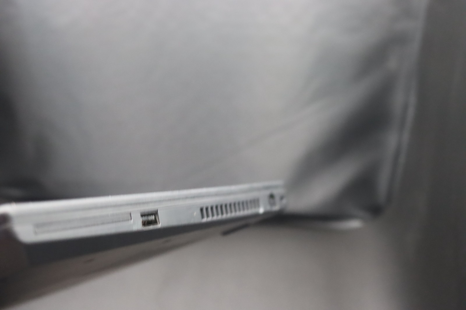 Lenovo ThinkPad T15 Gen 1 1.6 GHz i5-10210U 8GB Ram 256GB SSD – Very Good