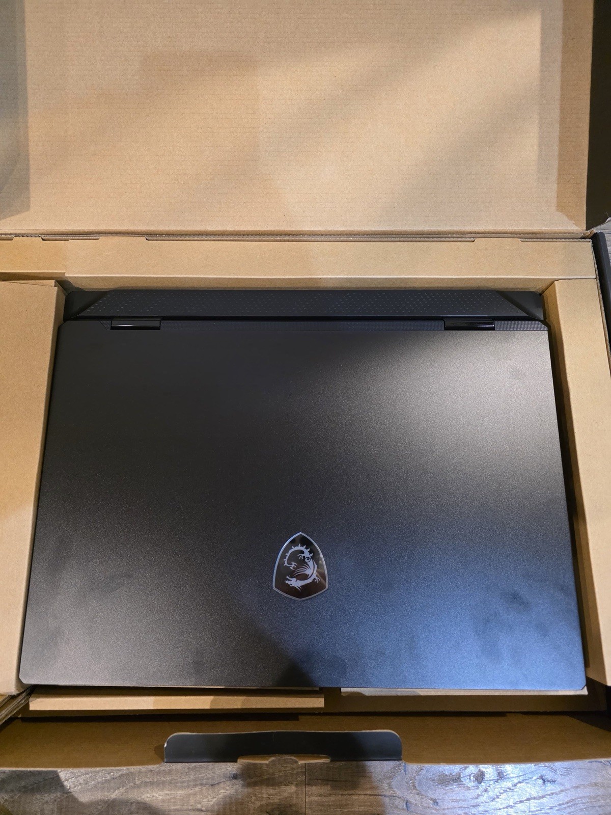 MSI Raider 18″ RTX 5090 Gaming Laptop – Intel Ultra 9 285HX – 64GB DDR5 – 2TB
