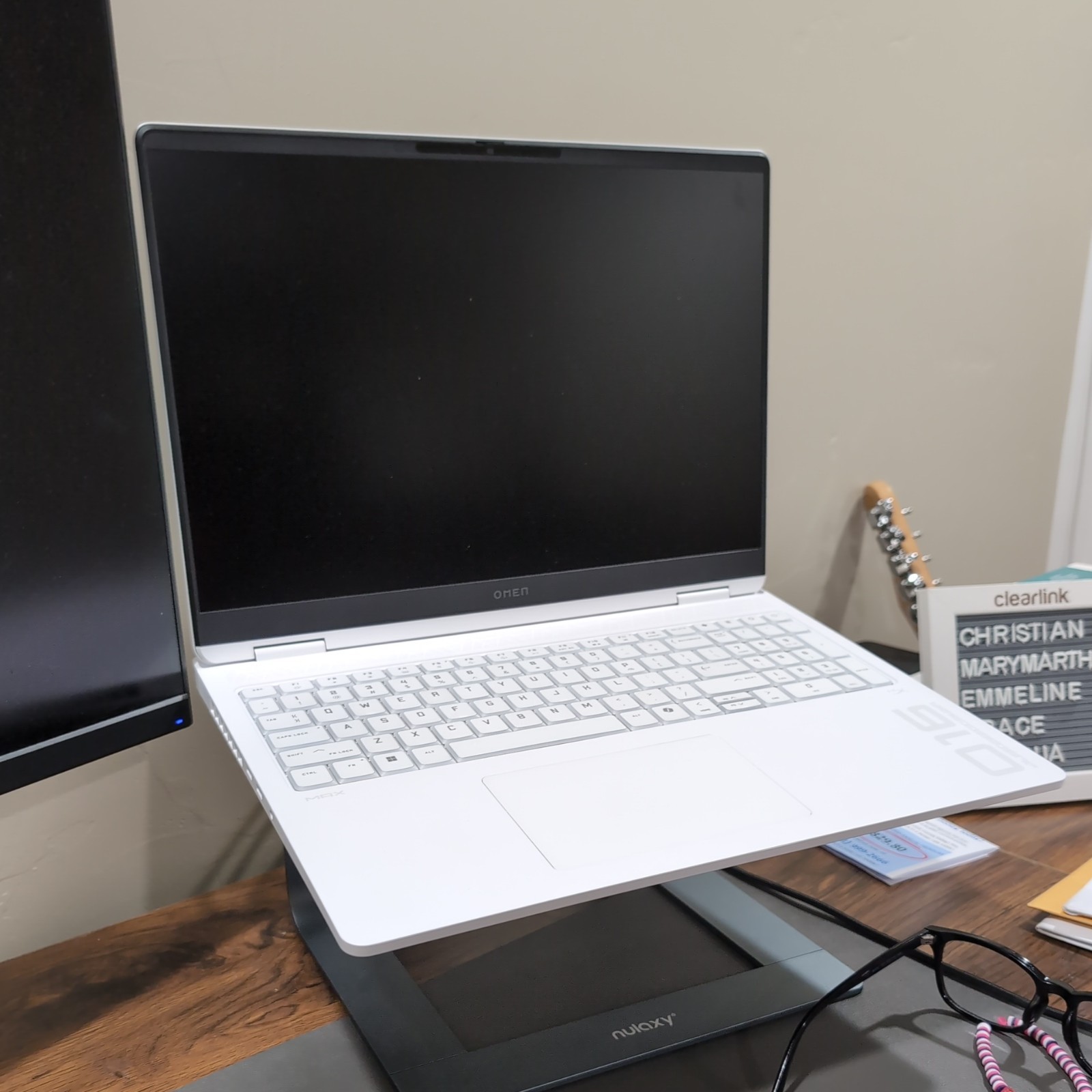 Omen Max 16 RTX 5080 Intel Ultra 7 32GB RAM White 512 GB SSD