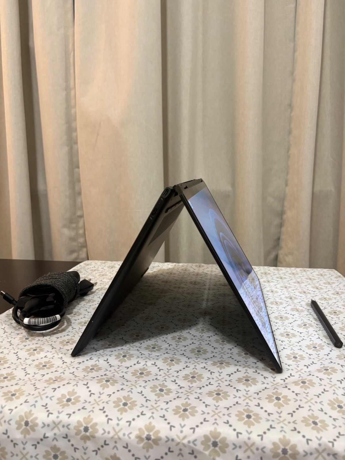 HP OmniBook Ultra Flip Laptop 14 – Charger and HP Pencil Included