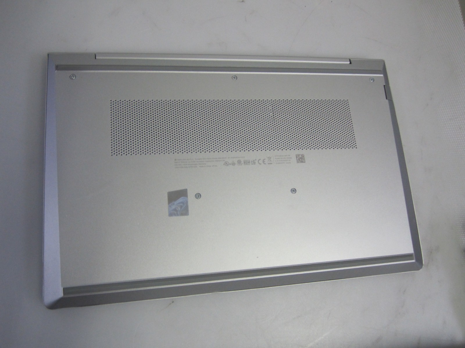 HP ProBook 440 G8 i7-1165G7 16GB 2.80GHz NO HDD/AC/OS LAPTOP READ