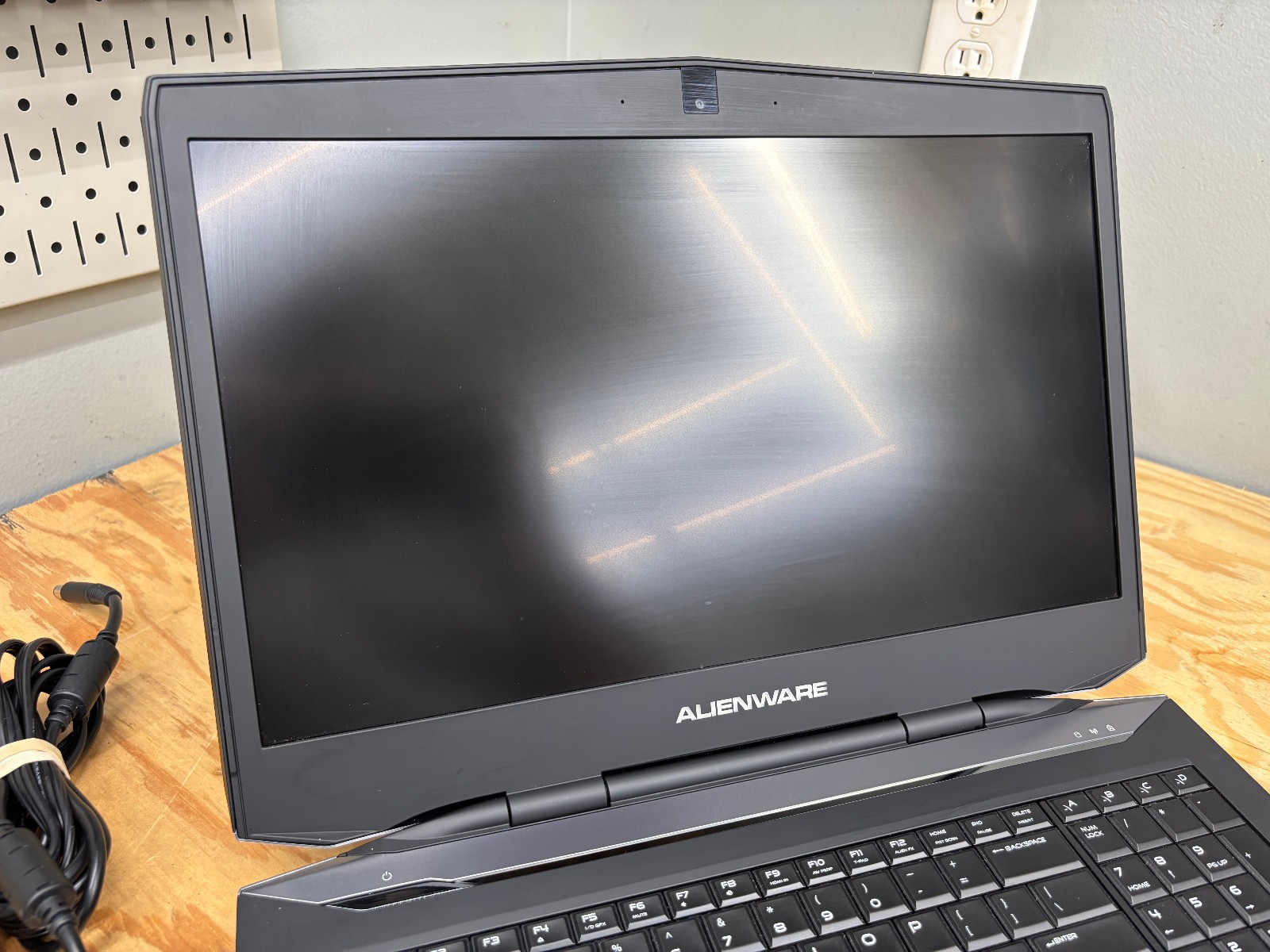 Alienware 17 R1 17.3″ Gaming Laptop i7-4710MQ 8GB 275GB SSD+1TB GTX 860M Win11