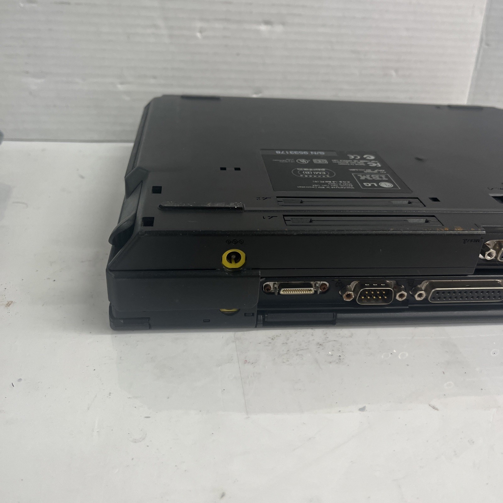 VINTAGE IBM ThinkPad 570 13″ Intel Pentium 2 + DOCKING STATION