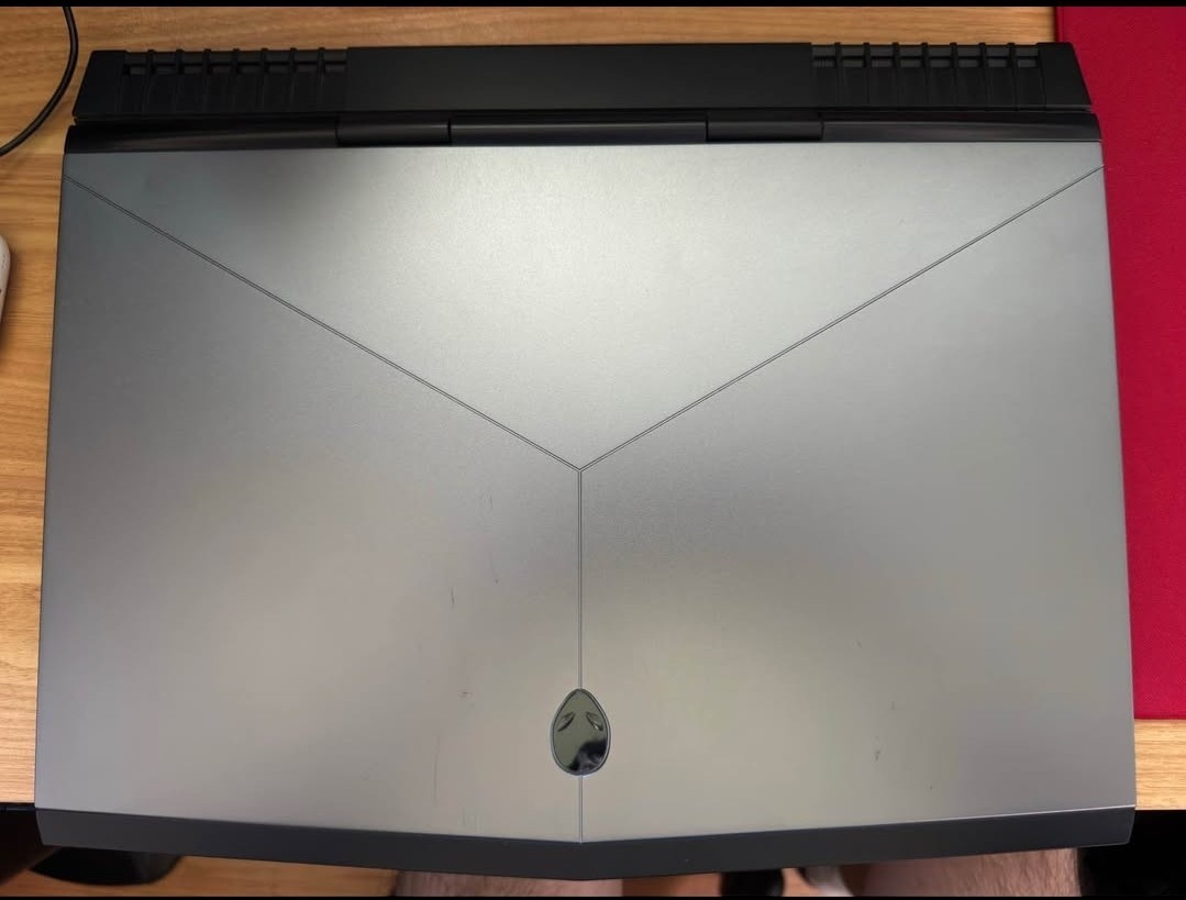 Alienware 15 R3 – i7, 32GB RAM, GTX 1070 8GB, 256GB SSD/1TB HDD. Gaming Laptop