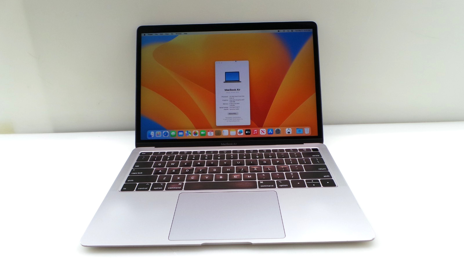 Apple A1932 MacBook Air 13″ 2018 i5-8210Y 1.6GHz 8GB RAM 128GB Cycle: 484 *READ*