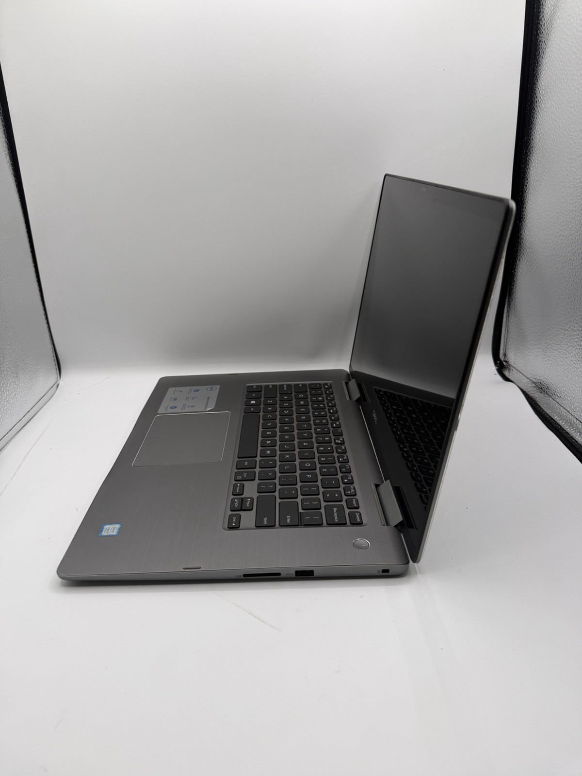 Dell 7573 (i7 @ 1.8ghz)(16gb Ram)(256 NVMe)(2in1) Inspiron 7573