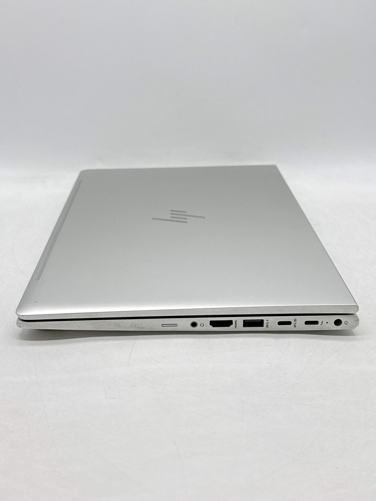 HP EliteBook 640 G10 14.0″ FHD Touch Core i5-1335U 1.30GHz 256GB SSD 8GB RAM