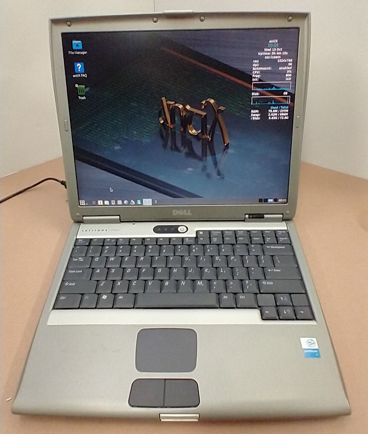 Dell 14″ XGA D500 Linux Pre-Installed AntiX / Parallel+Serial+Ethernet+WIFI+USB