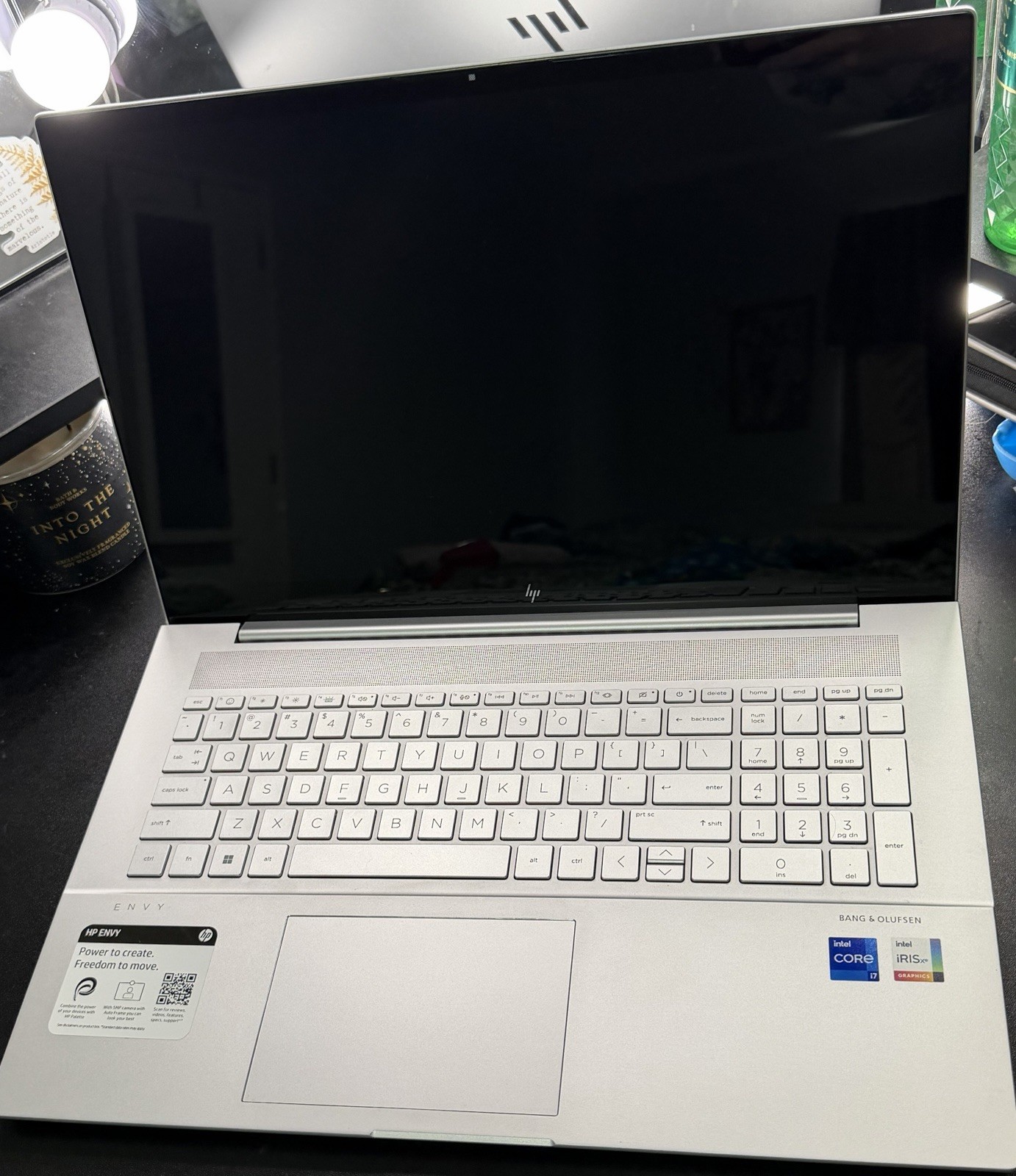 Touch screen HP Envy 12th gen intel i7 iRISXe graphics 17.3” 12GB RAM