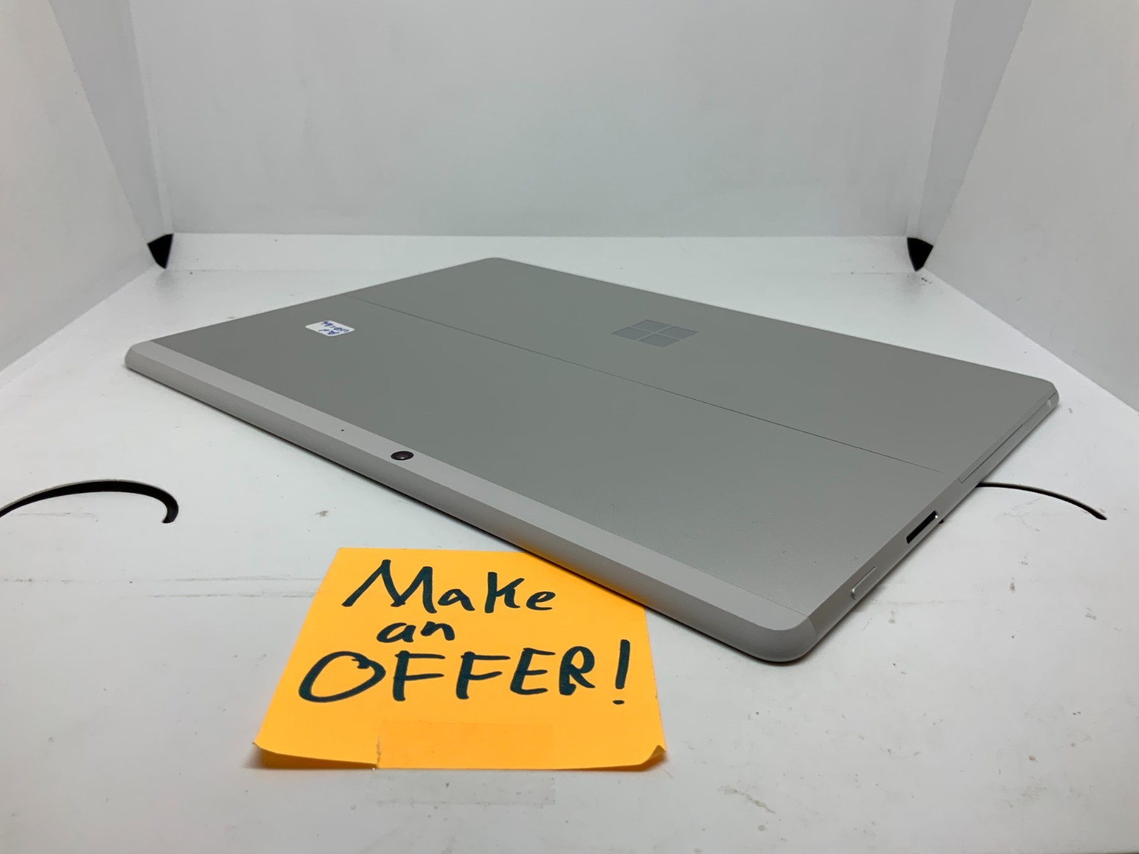 READ – Microsoft Surface Pro X – 13″ Touchscreen – SQ2 512gb SSD 16GB RAM Silver