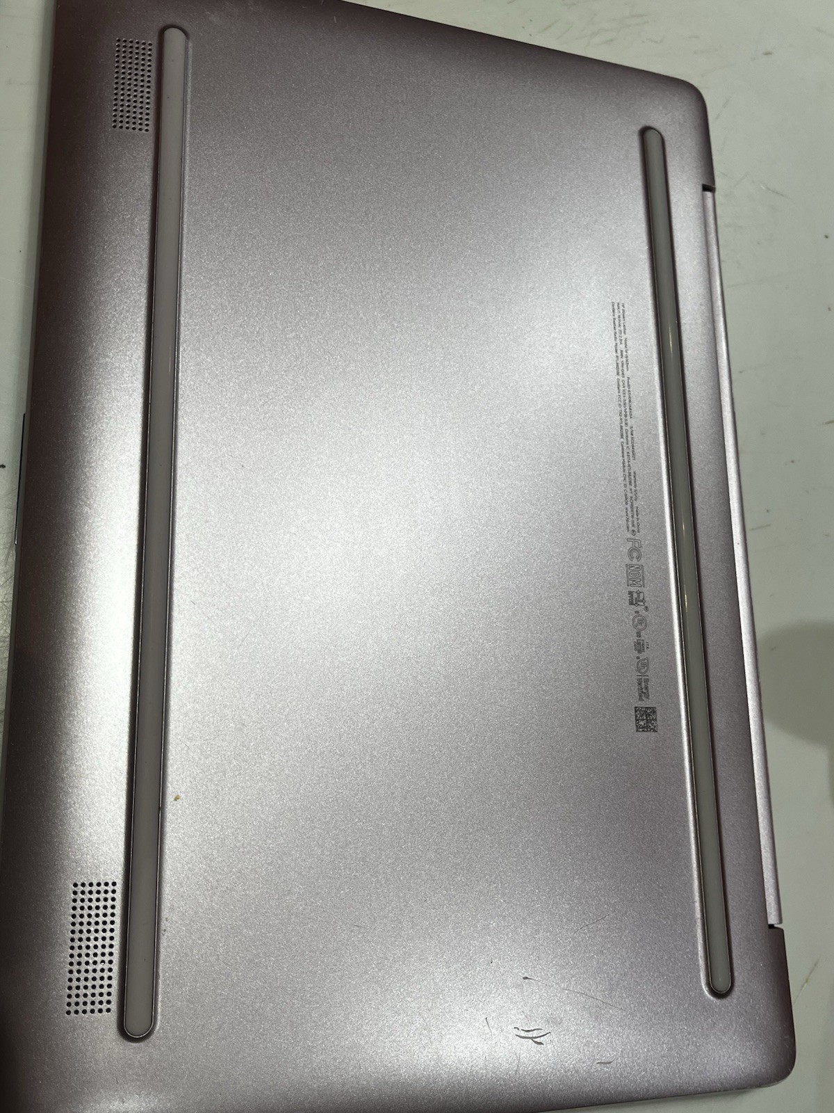 HP Stream 14 Laptop – Good Condition, Charger Included!
