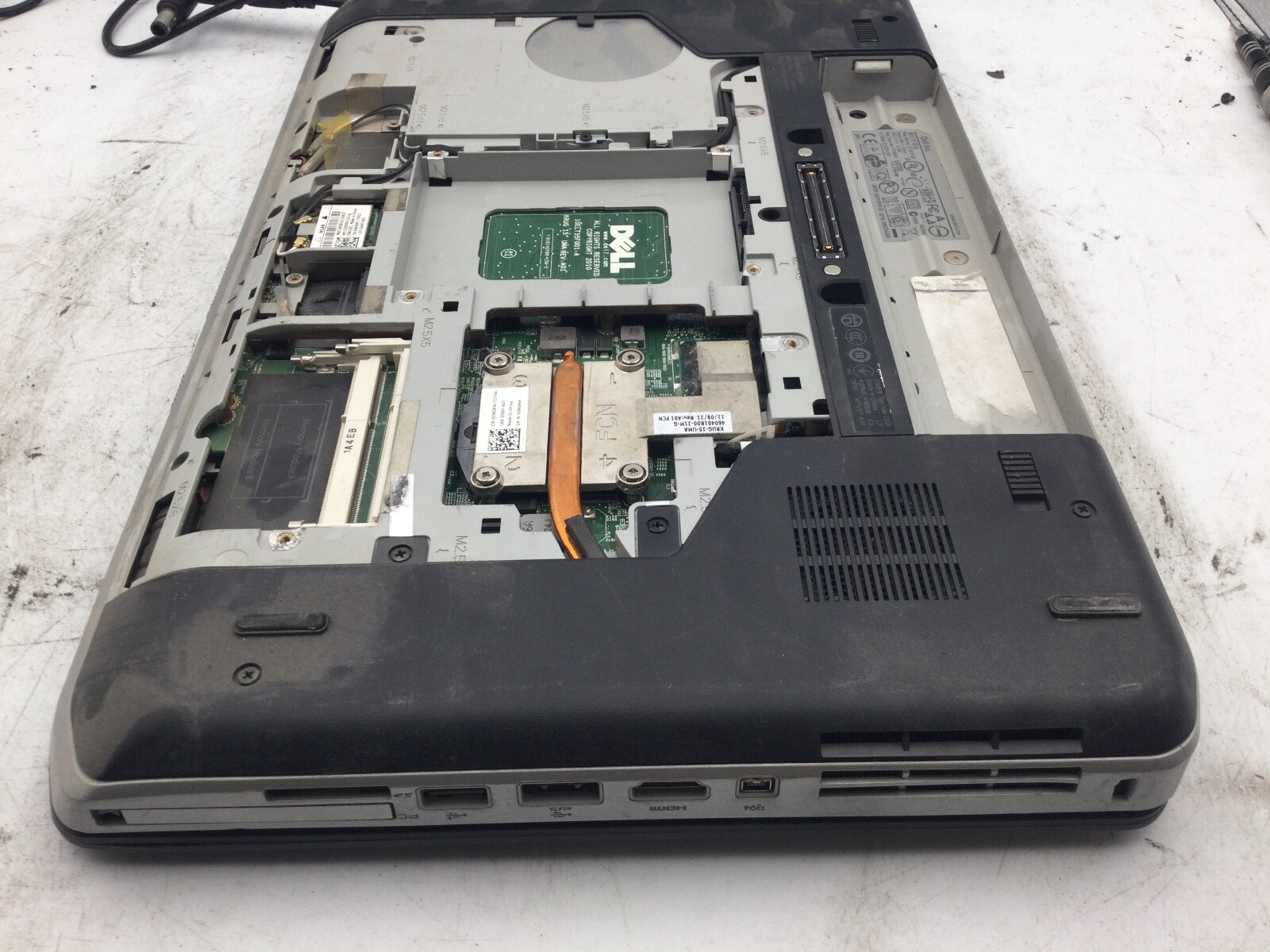 DELL LATITUDE E5520 – BOOTS TO BIOS – INTEL I5 2520 – NO RAM – BAD LCD – READ-BB