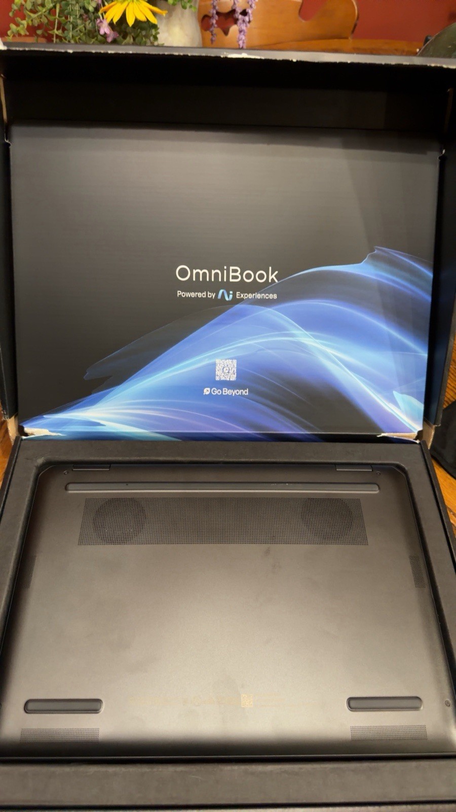 HP OmniBook Ultra 14″ Intel Core Ultra 7 Win11 Black Laptop w/ Charger