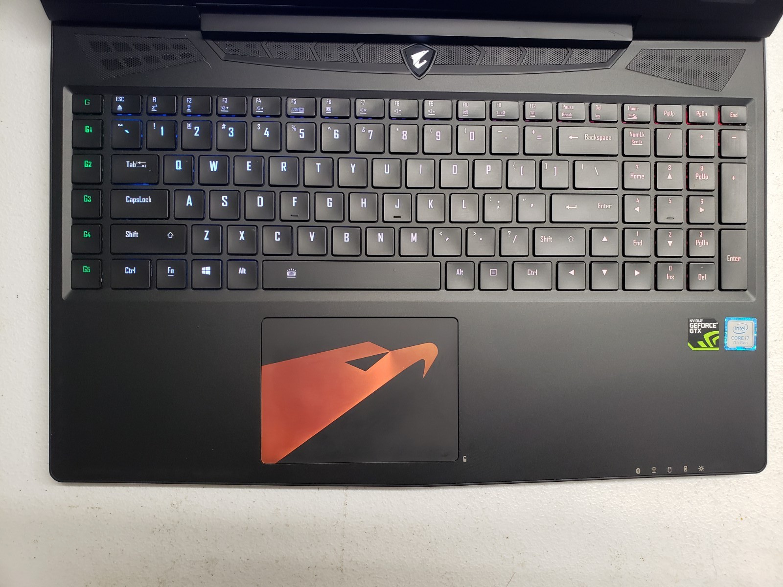 AORUS X5X7 i7-7820HK 2.90Ghz 16Gb DDR4 256Gb Nvme SSD 8GB GTX 1070 GPU 15.6″ LED