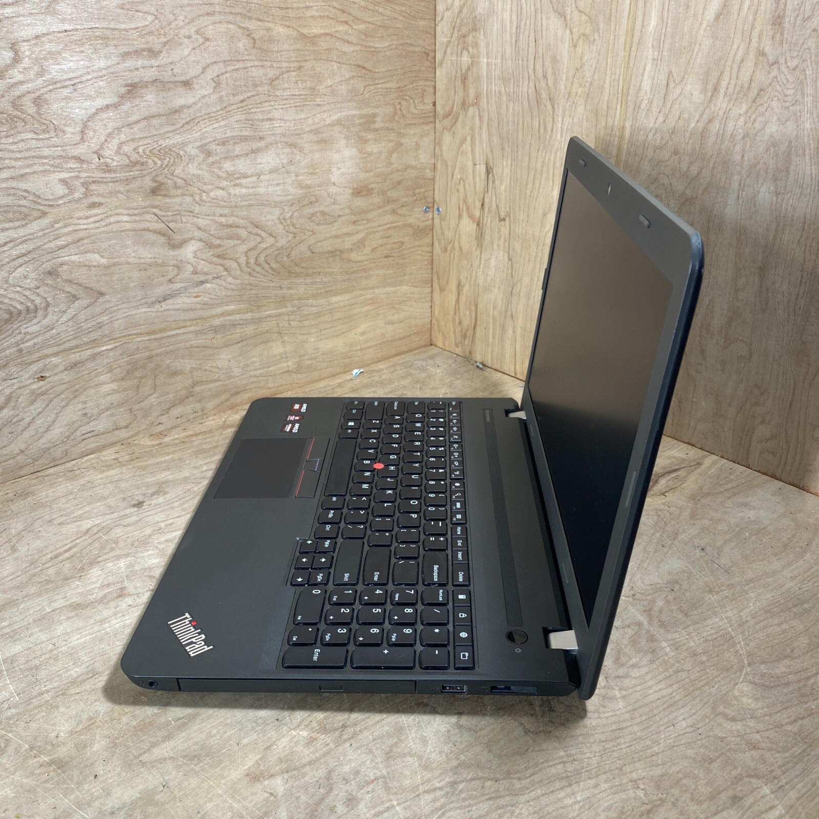 Lenovo ThinkPad E555 15.6″ NO SSD / NO RAM / Screen Good for Parts READ