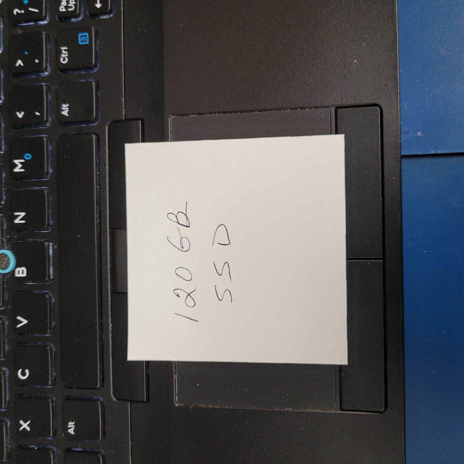 Dell Latitude E5470/Intel i7-6820U /4 GB RAM /120 GB SSD /Windows 11 + Chrger