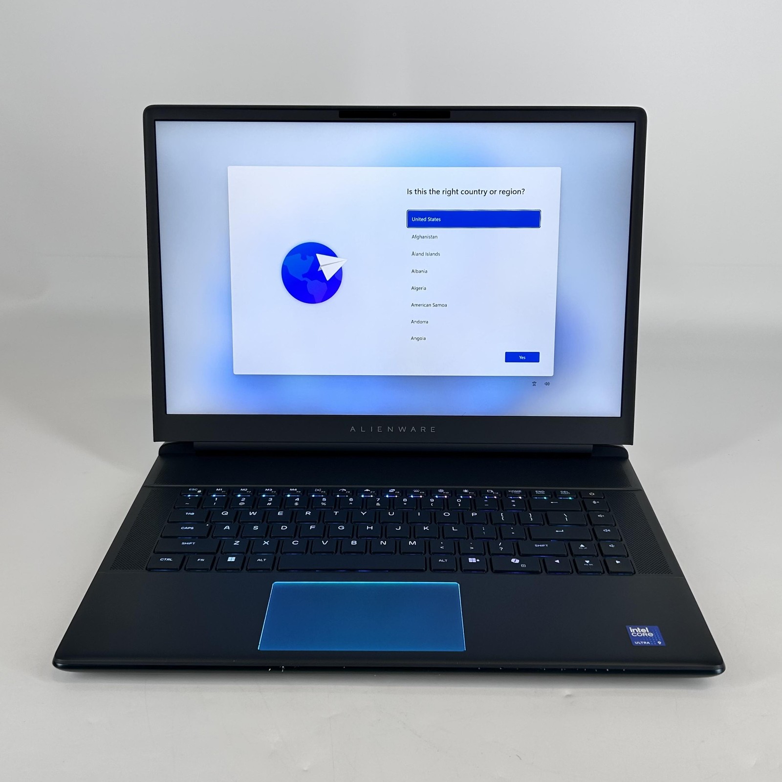Dell Alienware 16 Area-51 240Hz QHD+ 2.7 GHz Ultra 9 275HX 32GB 2TB SSD RTX 5080