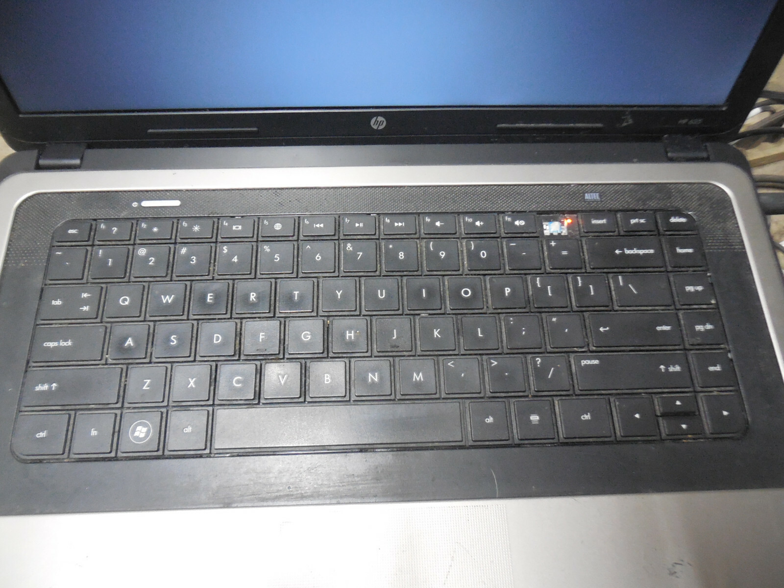 3 LAPTOPS LOT HP,ASUS,TOSHIBA.TESTED FOR POWER UP ONLY .