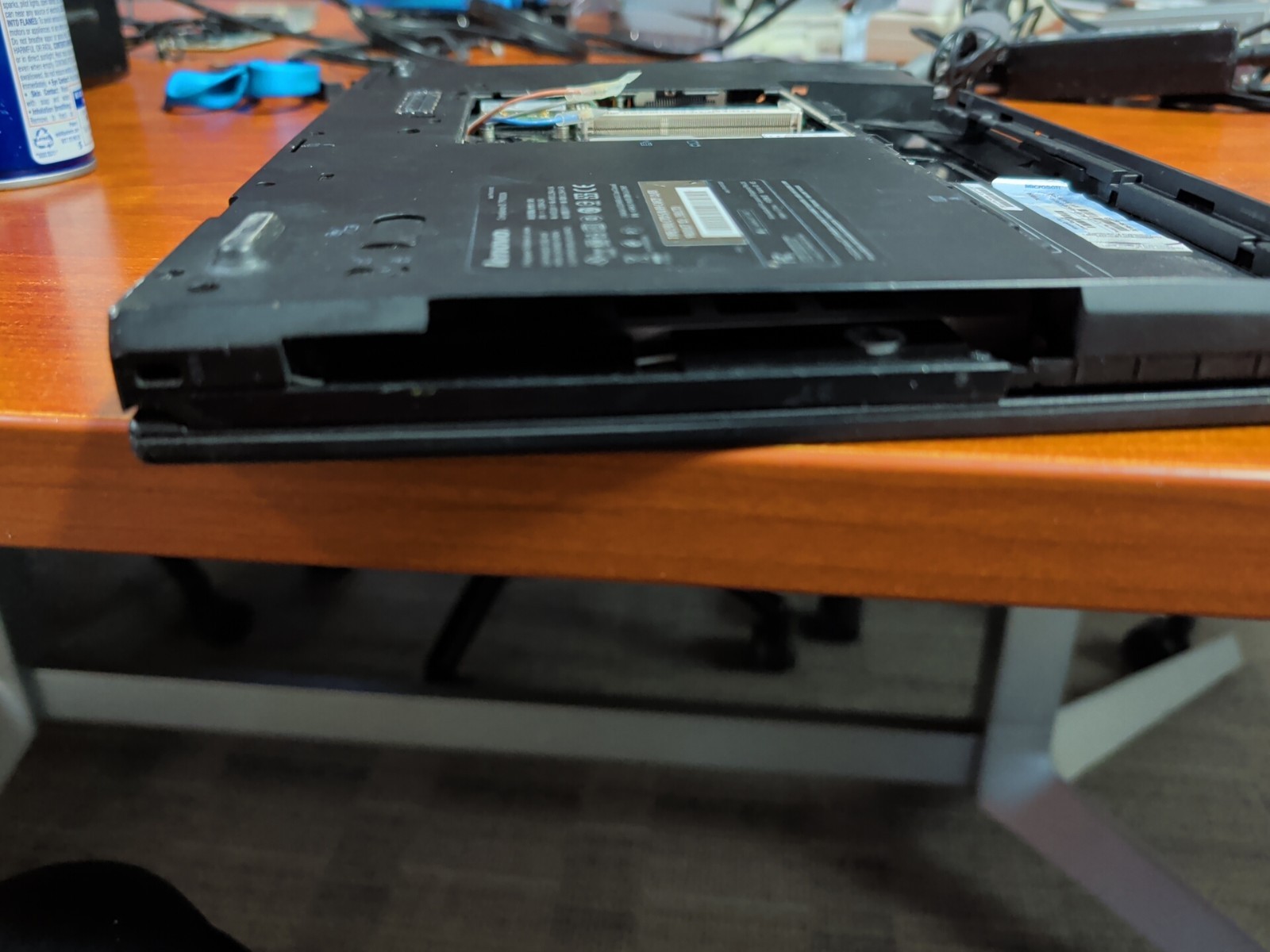 LENOVO THINKPAD T410S – FOR PARTS – INTEL CORE I5 See Pics. Parts****