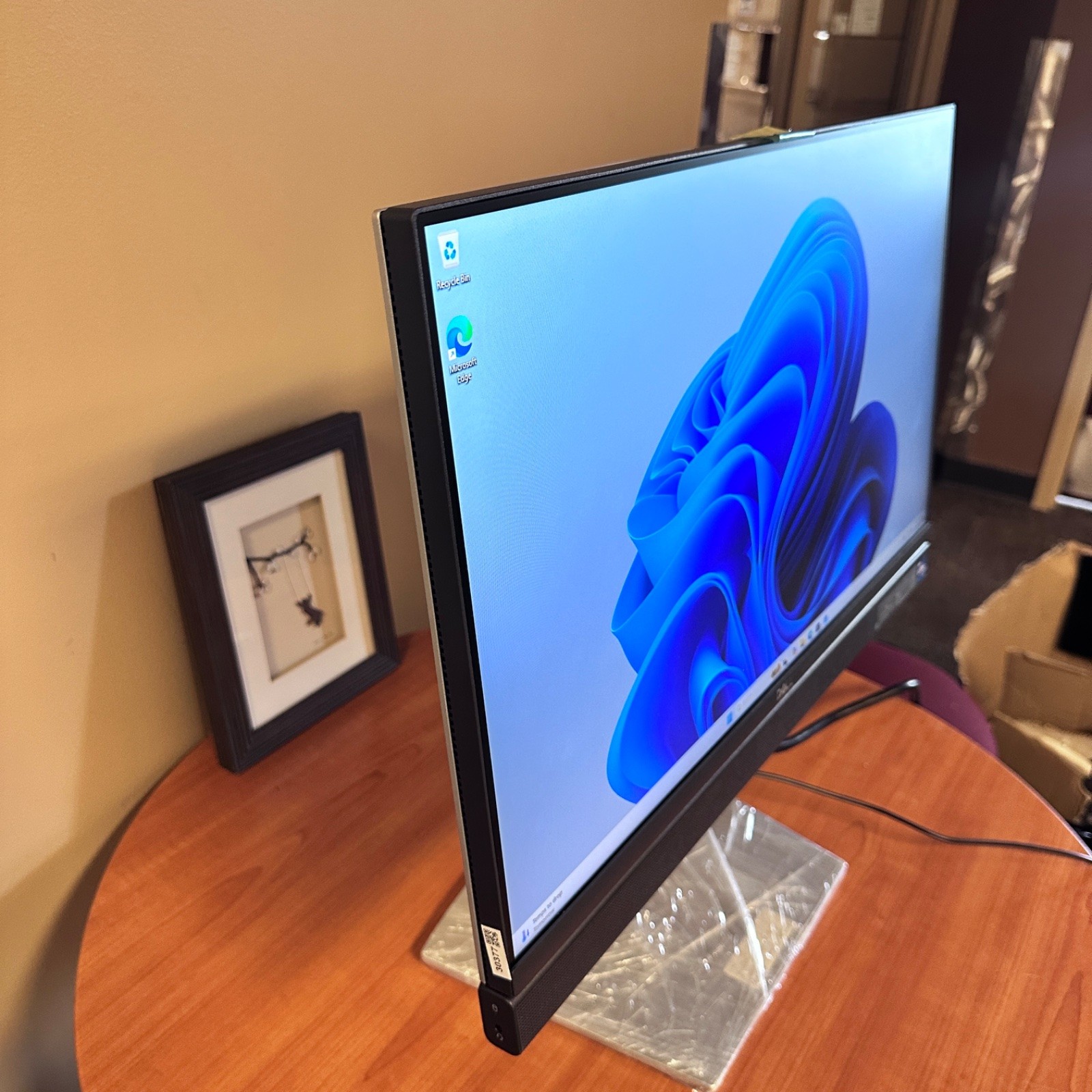 Dell OptiPlex 7420 AIO Plus 23.4″ FHD, i7-14700, 16GB DDR5, 512GB SSD *Pls READ*