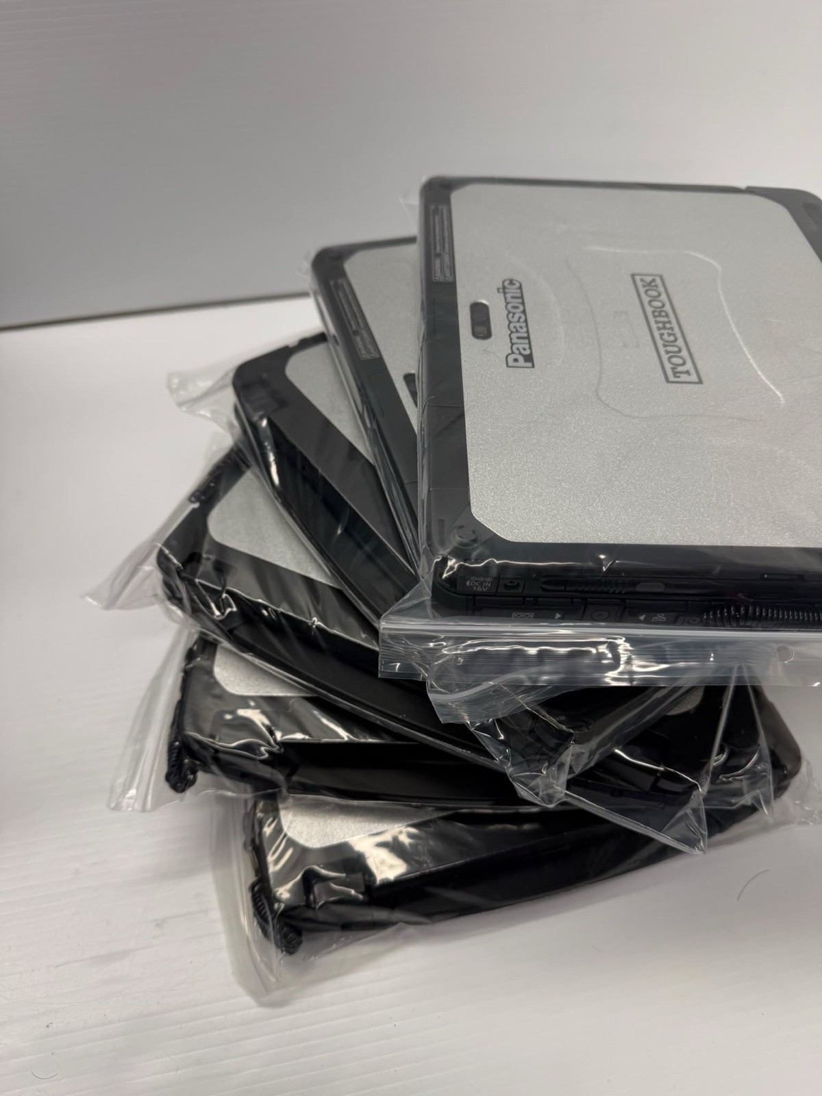 5 X Panasonic ToughBook CF-20 m5-6Y57 VPRO@1.10GHZ 8GB RAM 128GB M.2, Wind 11 P