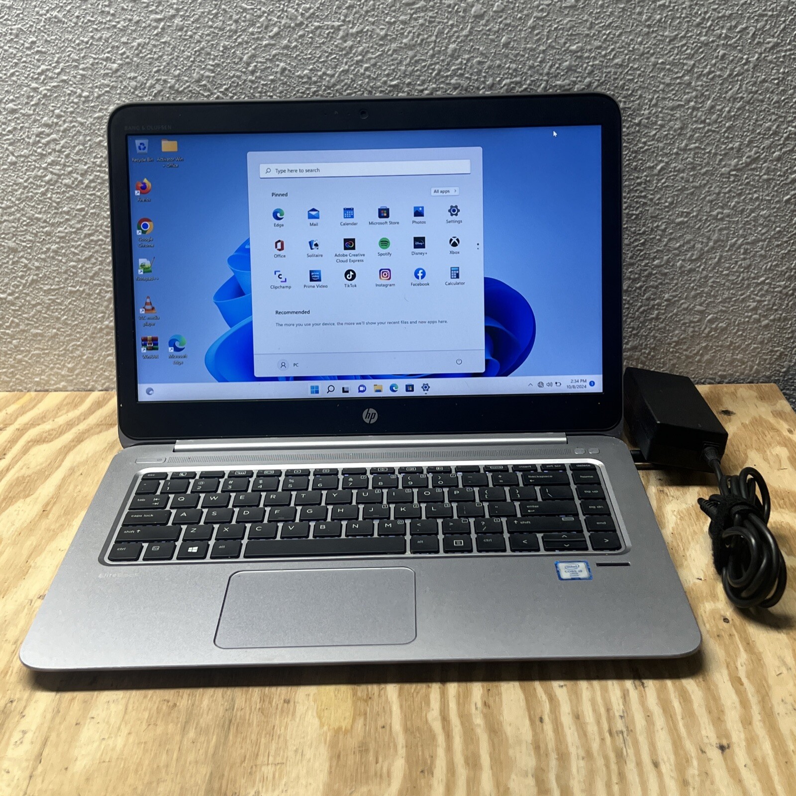 HP ELITEBOOK FOLIO 1040 G3 14″ FHD i5-6300U 2.4GHz 8GB RAM 512GB SSD WIN 11 PRO