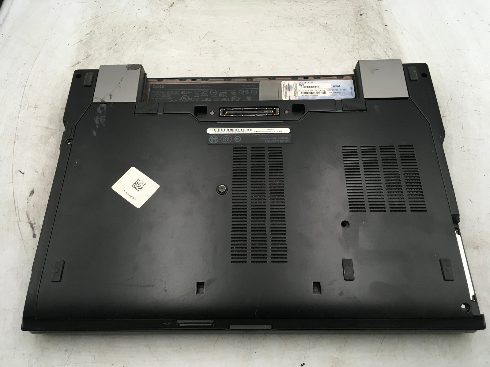 DELL LATITUDE E6410 – BOOTS TO BIOS/BAD LCD – INTEL I5 M560 – NO RAM – 14″ – BB