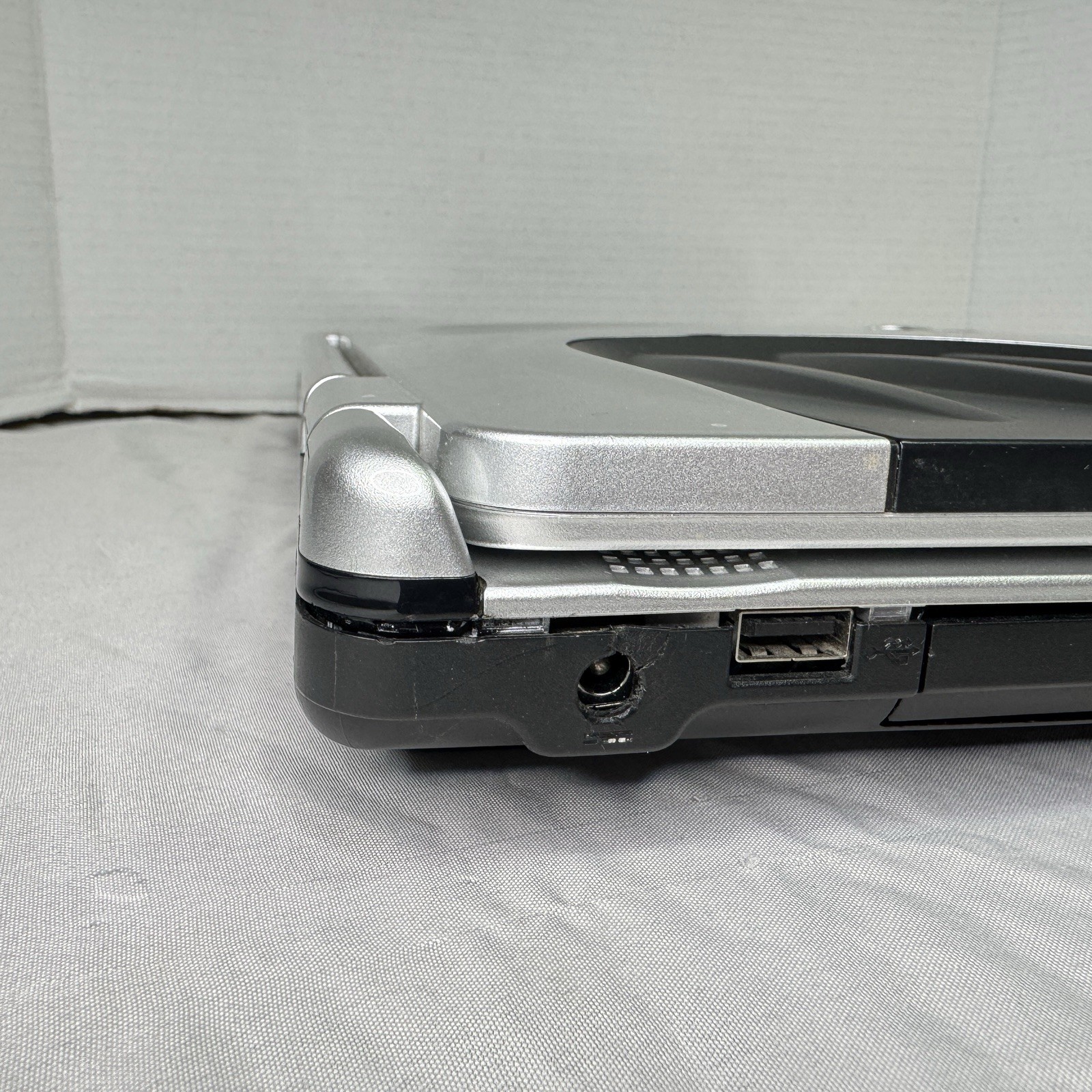 Alienware M5700i R2 17” Windows Vista Ultimate Area 51 Vintage Gaming Laptop