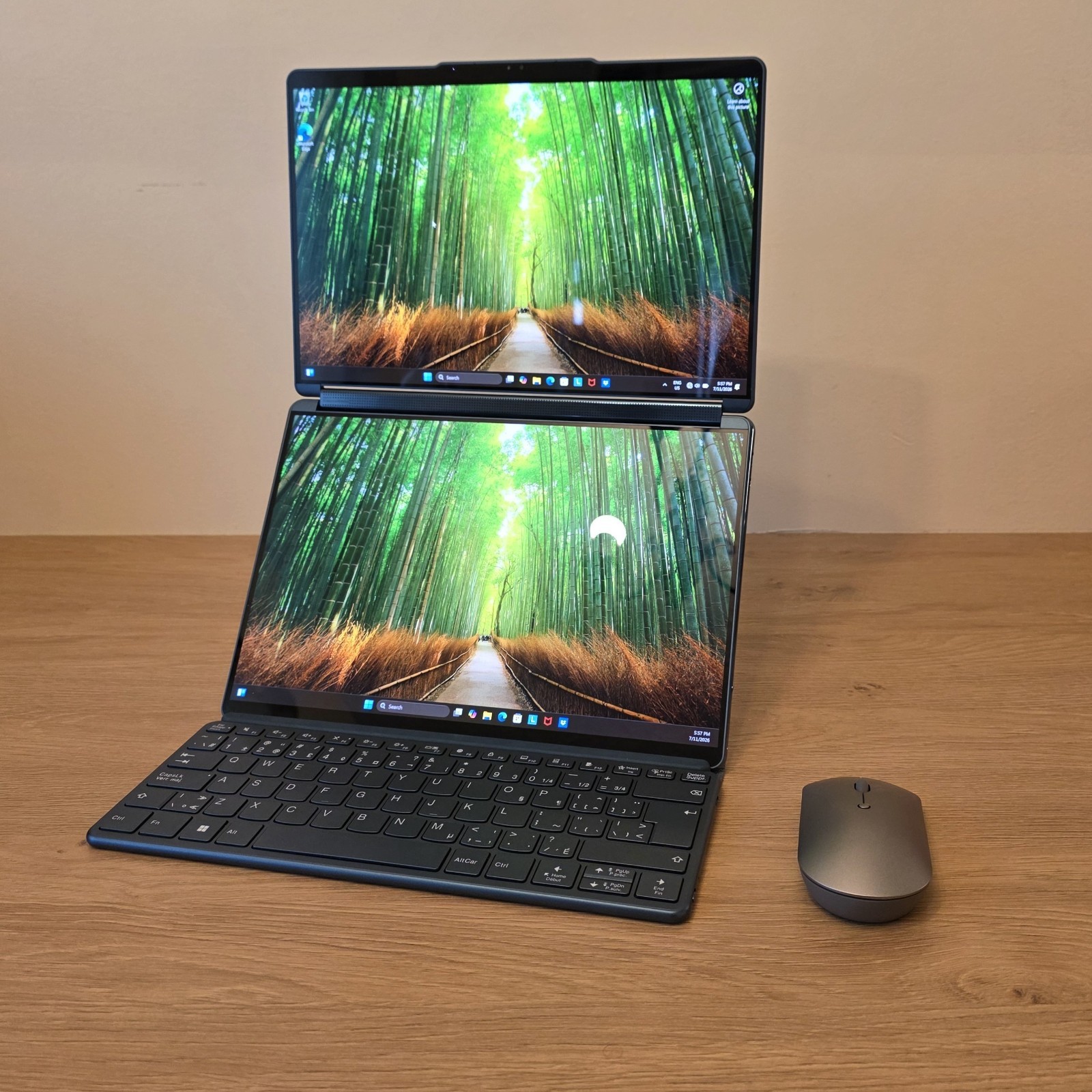 Lenovo Yoga Book 9i DUAL SCREEN OLED 13.3″ Touch 16GB 13th Gen Core i7-1355U