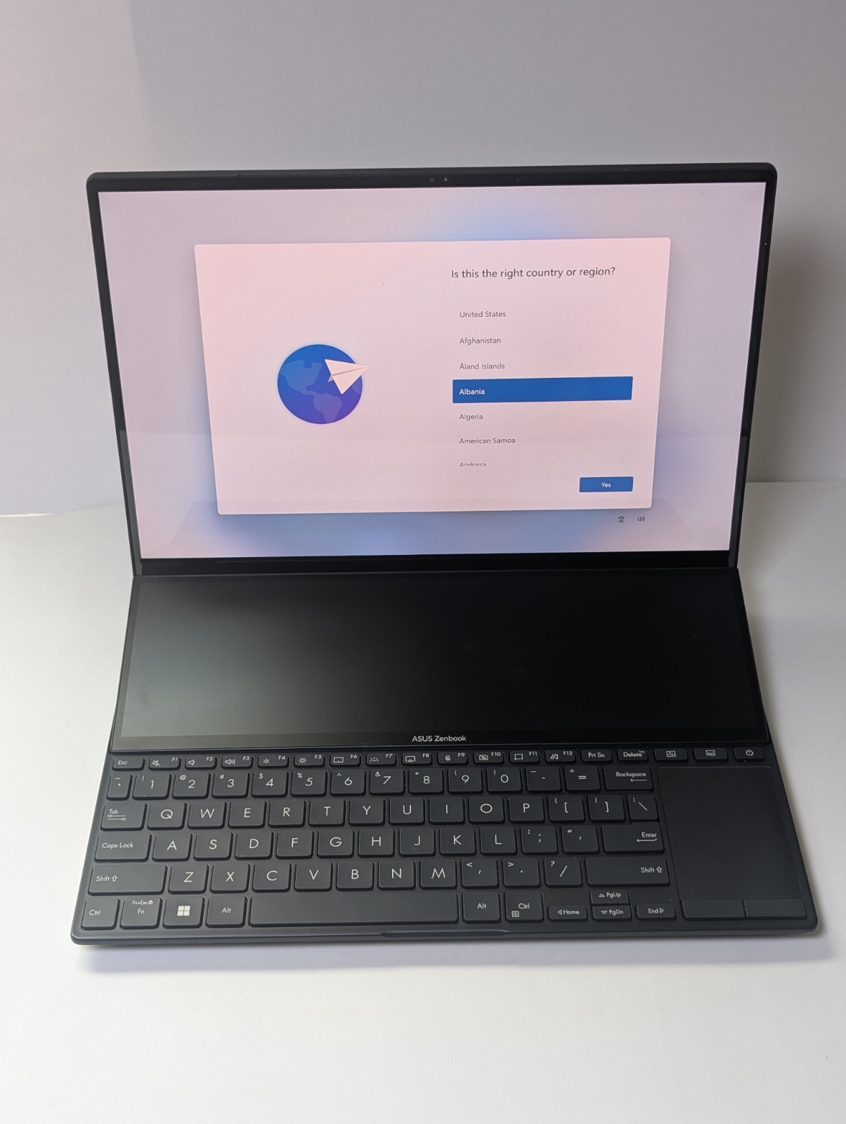 ASUS Zenbook Duo UX8402ZA Touch Dual Screen i7 32GB 1TB Win11. ~42B~