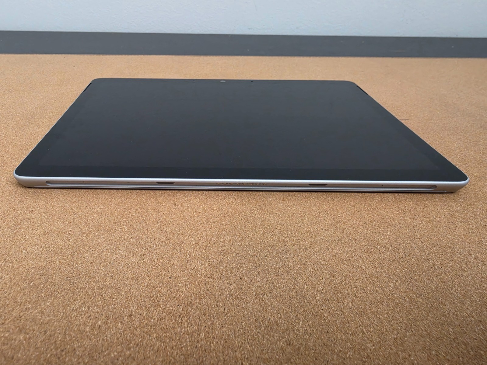 Microsoft Surface Go 2 m3-8100Y 8GB Ram 128GB SSD Win 11 Pro