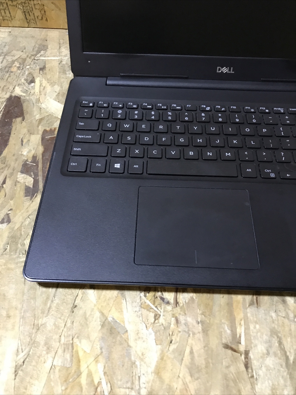 Dell Latitude 3590 Core i3-7130U 2.7 GHz 4 GB 500 GB 15.6″ Win10 A111