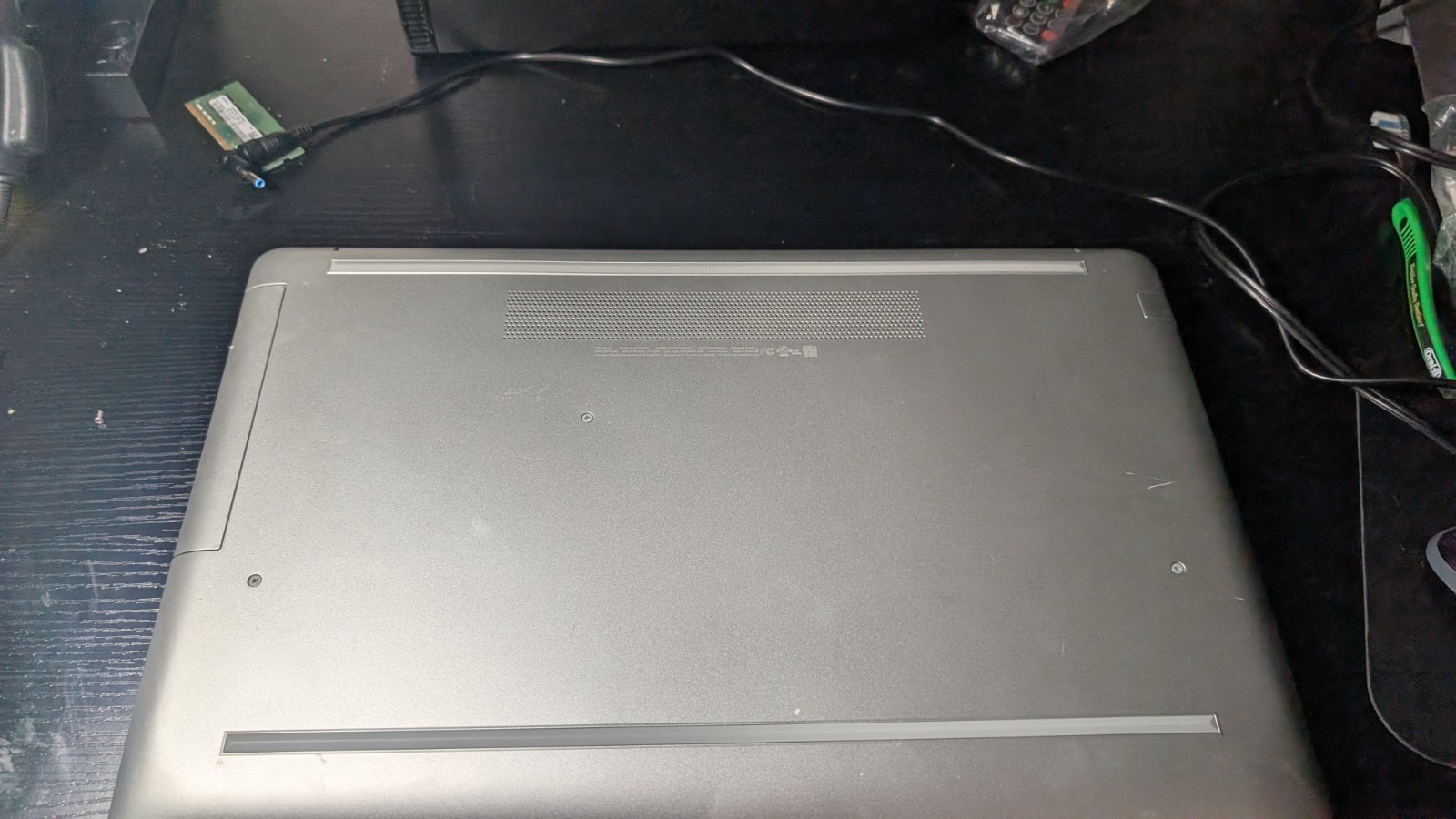 HP 17-by0053cl-Intel i5-8250U@1.6GHz 12GB DDR4 Ram AMD GFx (1165)