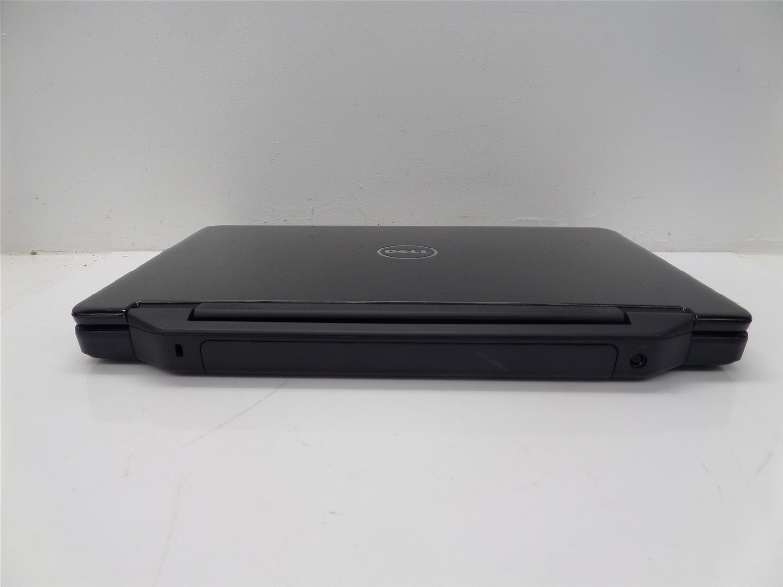 Dell Inspiron N5040 15.6″ Laptop w/ i3-M390 2.67GHz CPU 4GB RAM – No HDD/OS